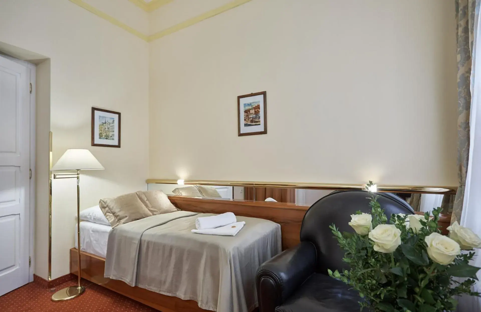 Single Room with Courtyard View in Hotel Sirius Single Room with Courtyard View in Hotel Sirius