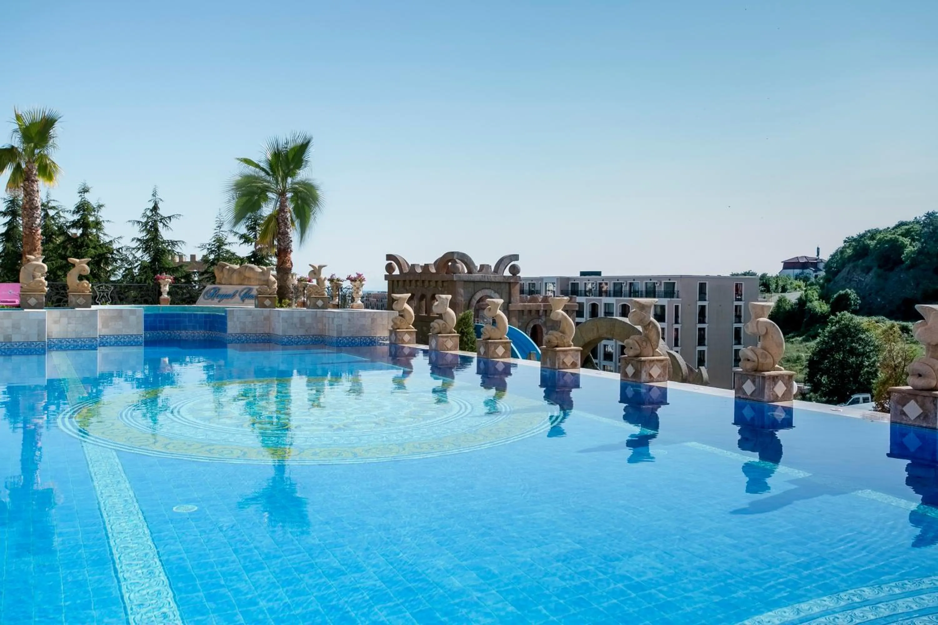 Swimming pool in Villas Elenite Premium