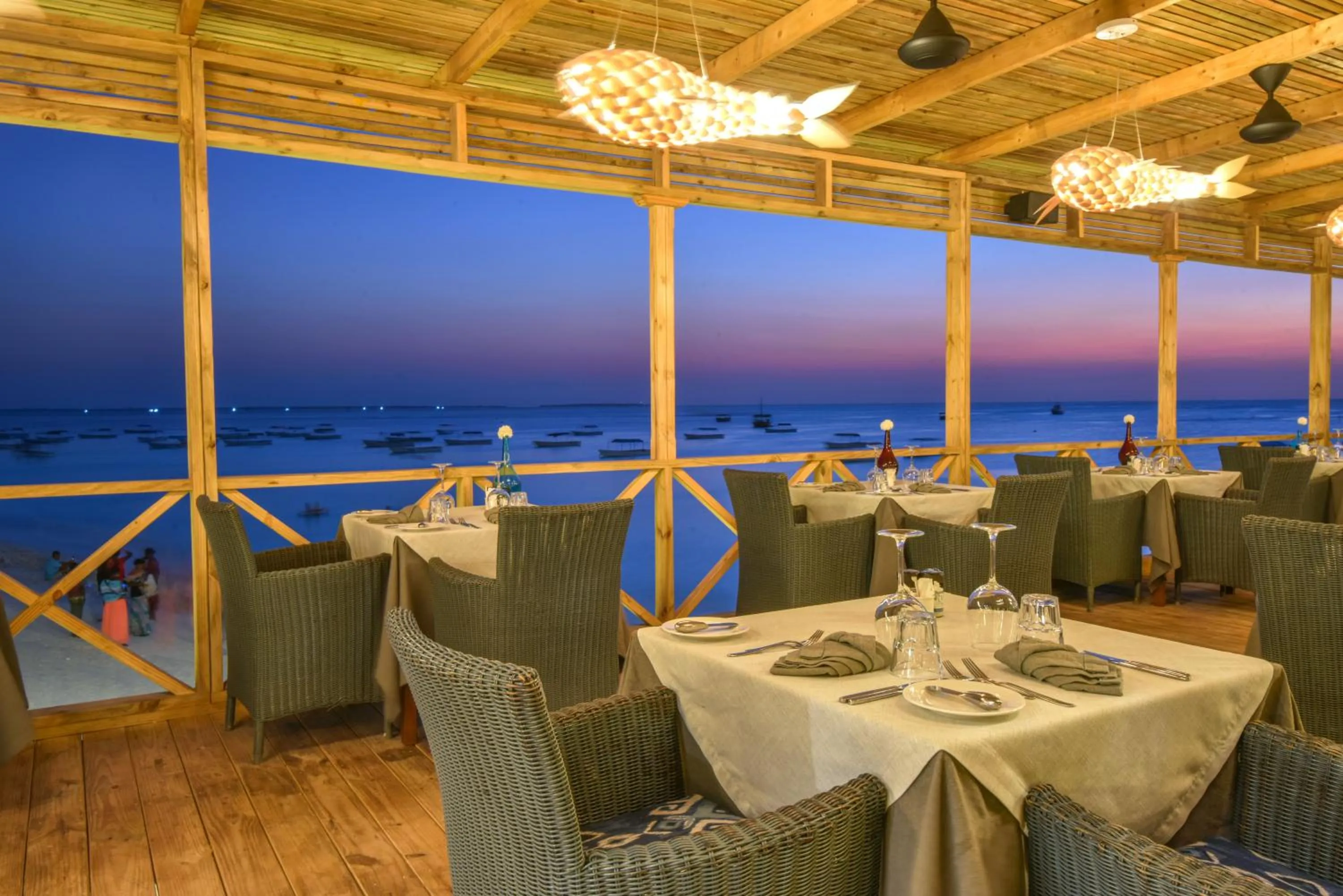 Restaurant/places to eat in Z Hotel & Z2 Hotel