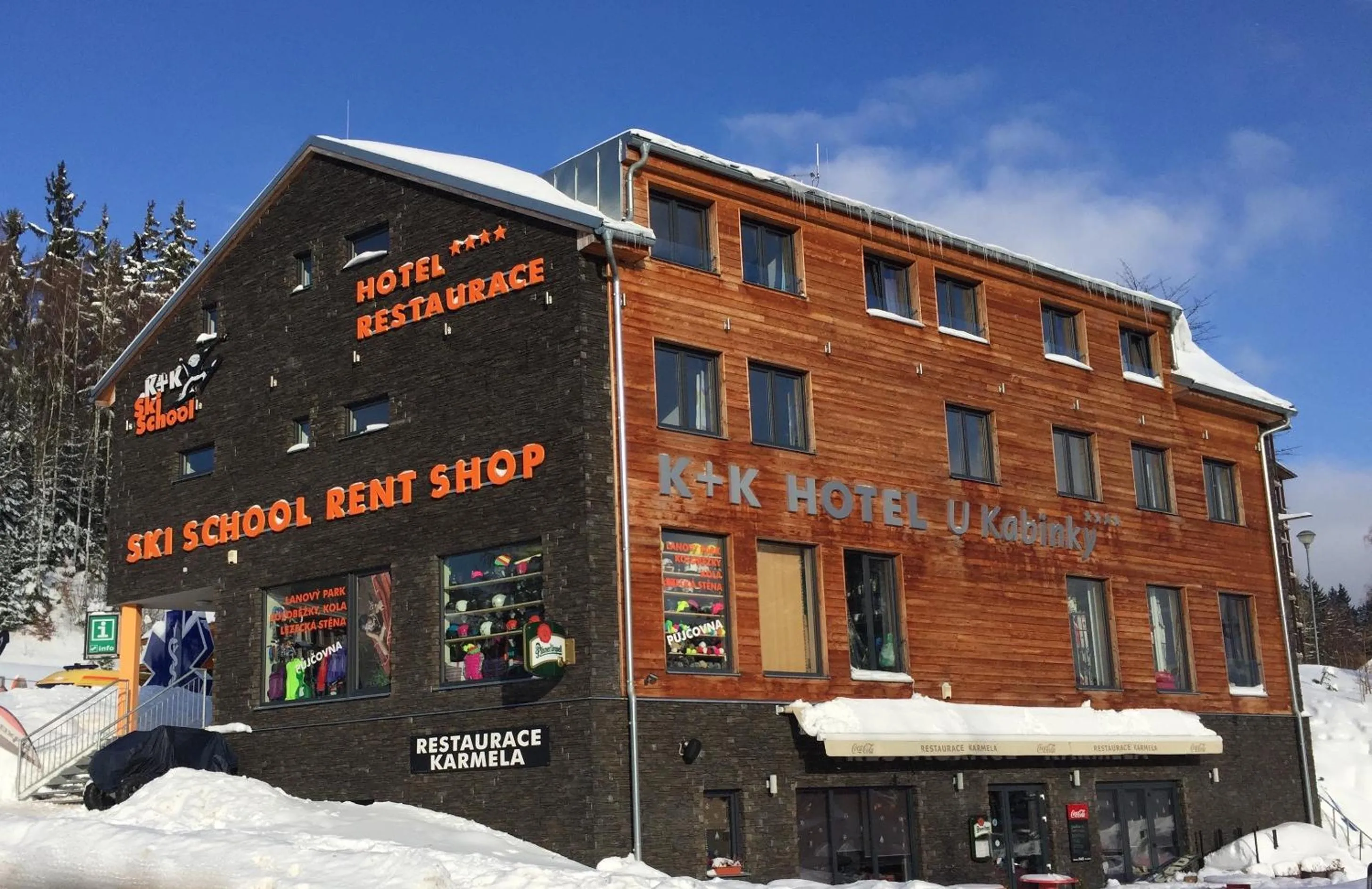 Facade/entrance in Hotel U Kabinky