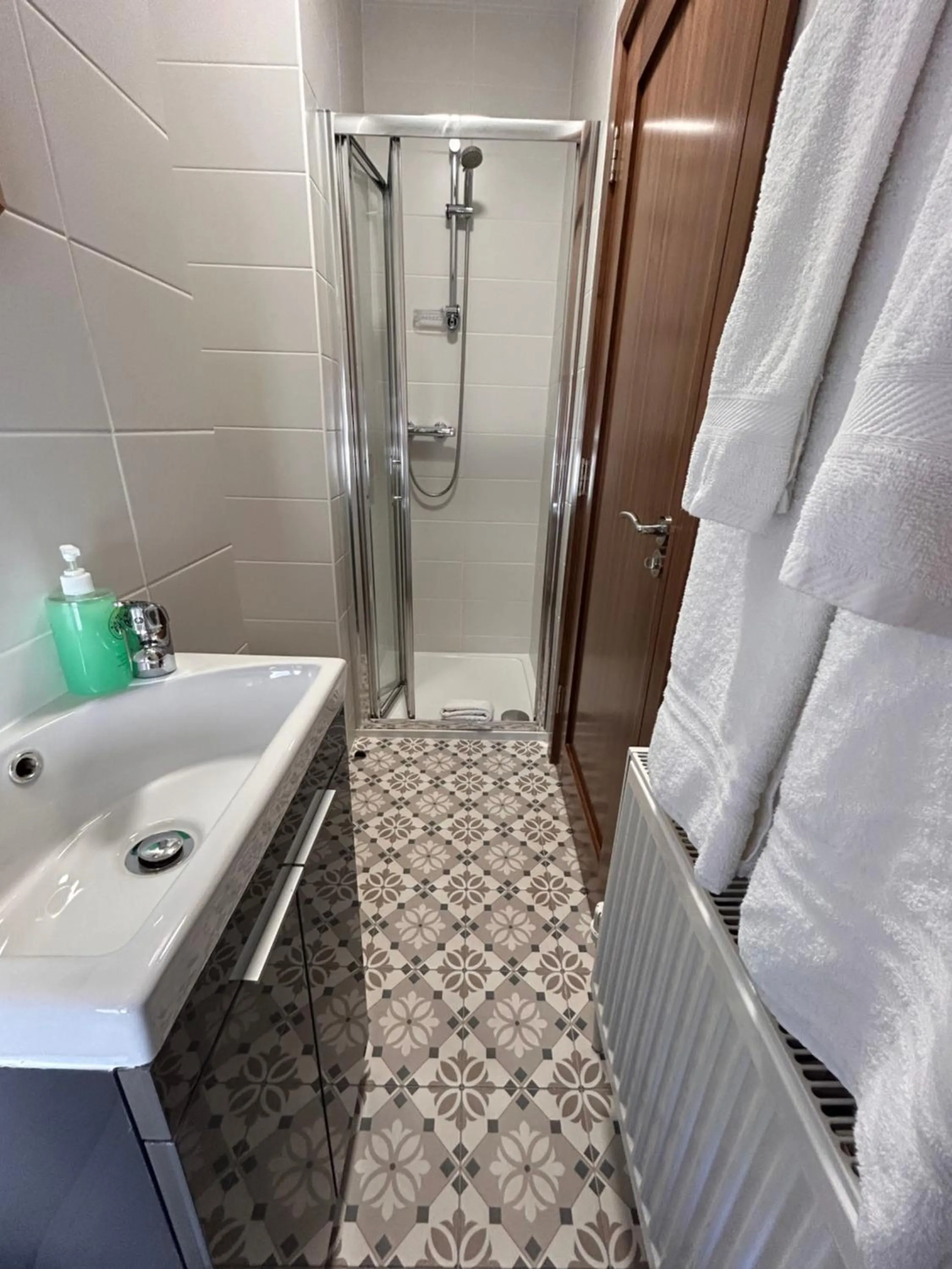 Bathroom in Ryan's River Lodge B&B