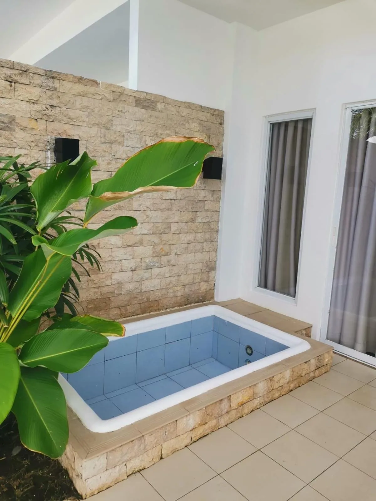 Hot Tub in Pineale Villas, Resort and Spa