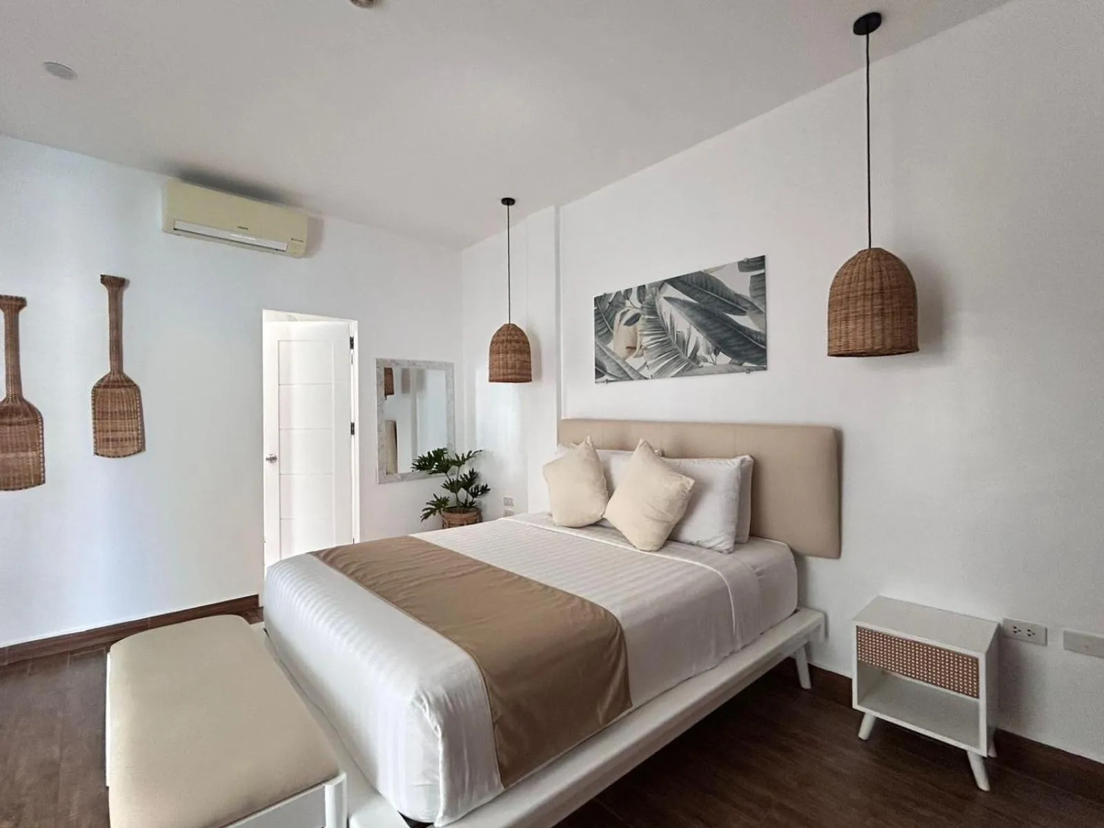 Bed in Pineale Villas, Resort and Spa