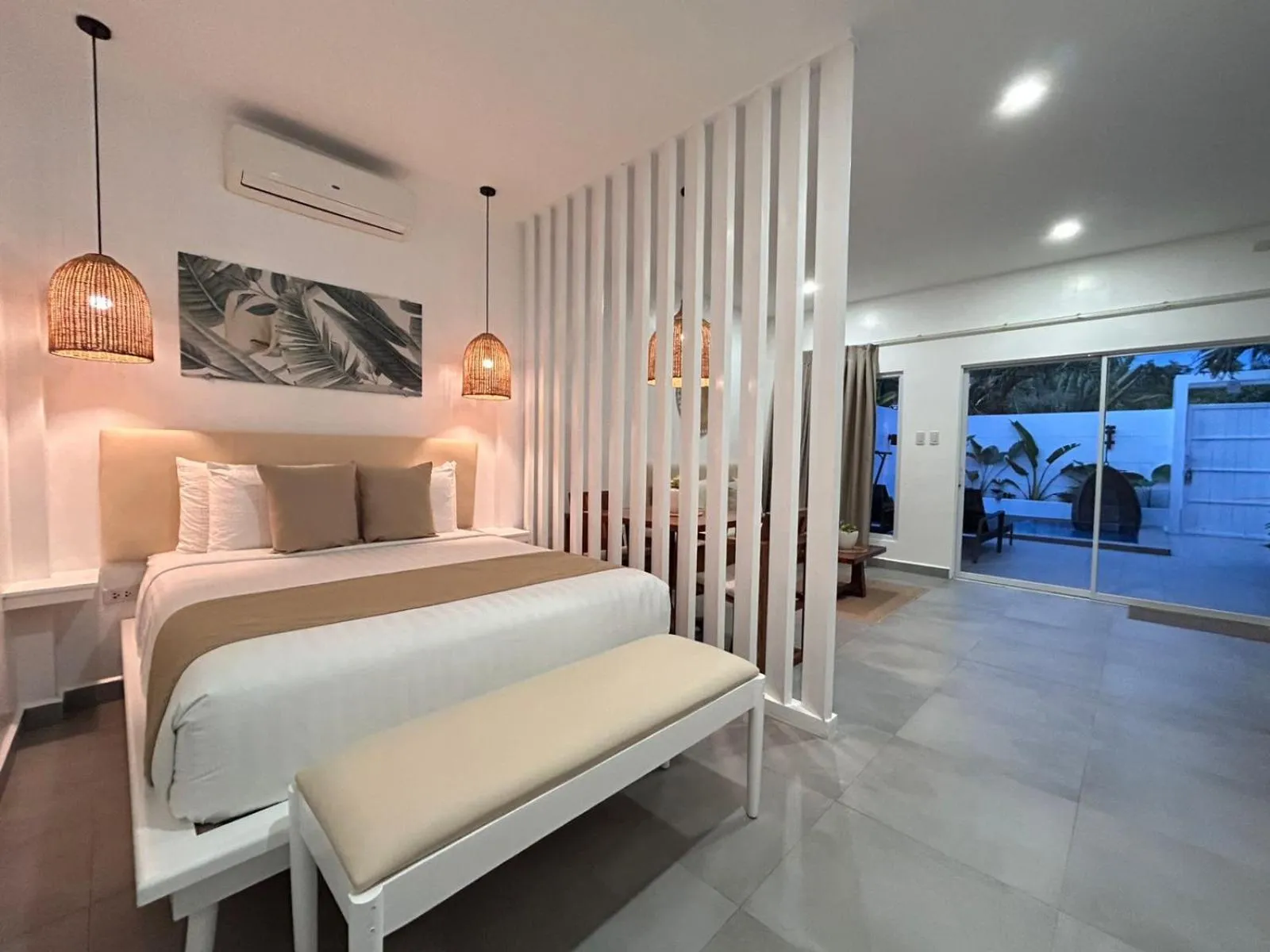 Bed in Pineale Villas, Resort and Spa