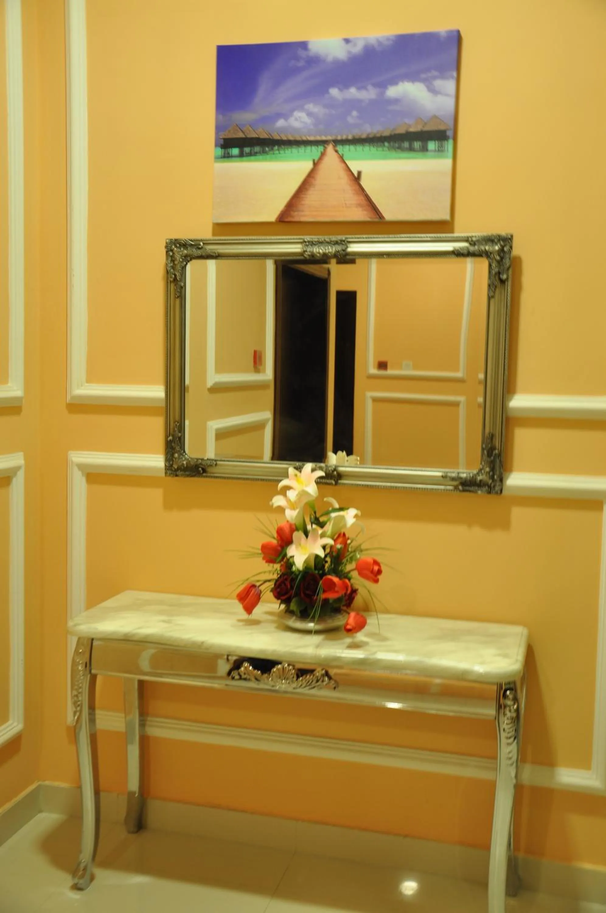 Decorative detail in Royal Gardens Hotel