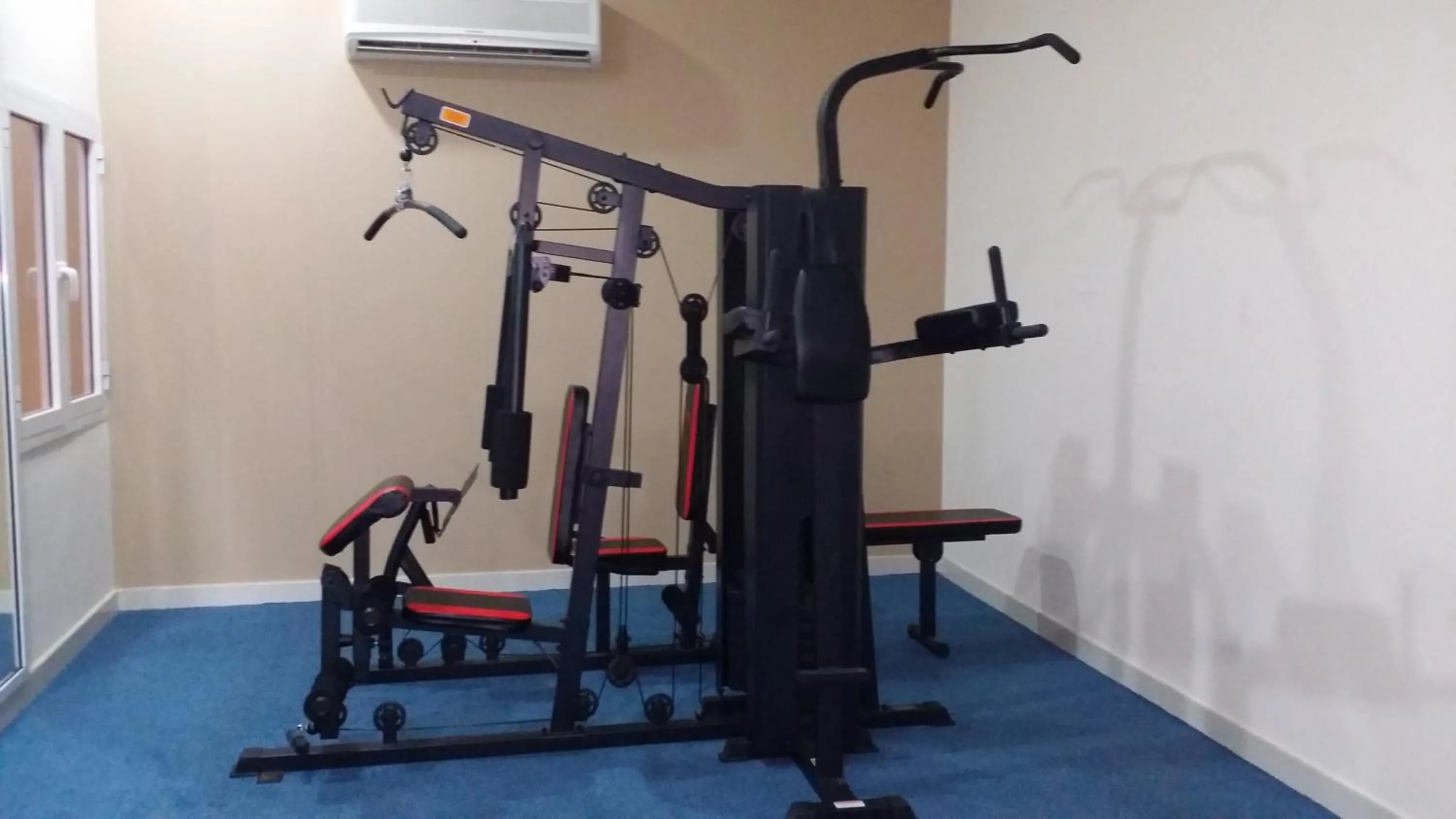 Fitness centre/facilities in Royal Gardens Hotel