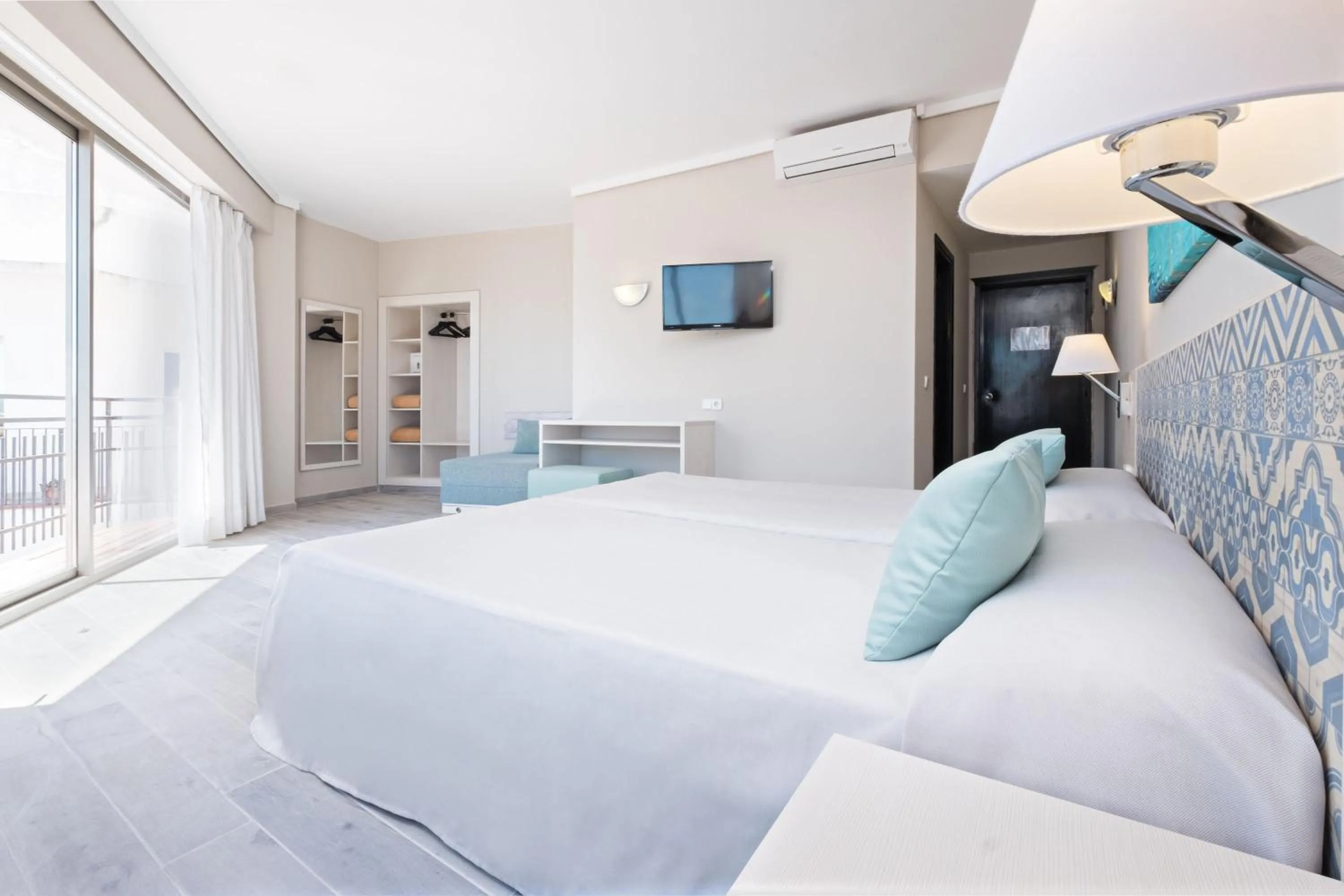 Decorative detail, Bed in azuLine Hotel Llevant