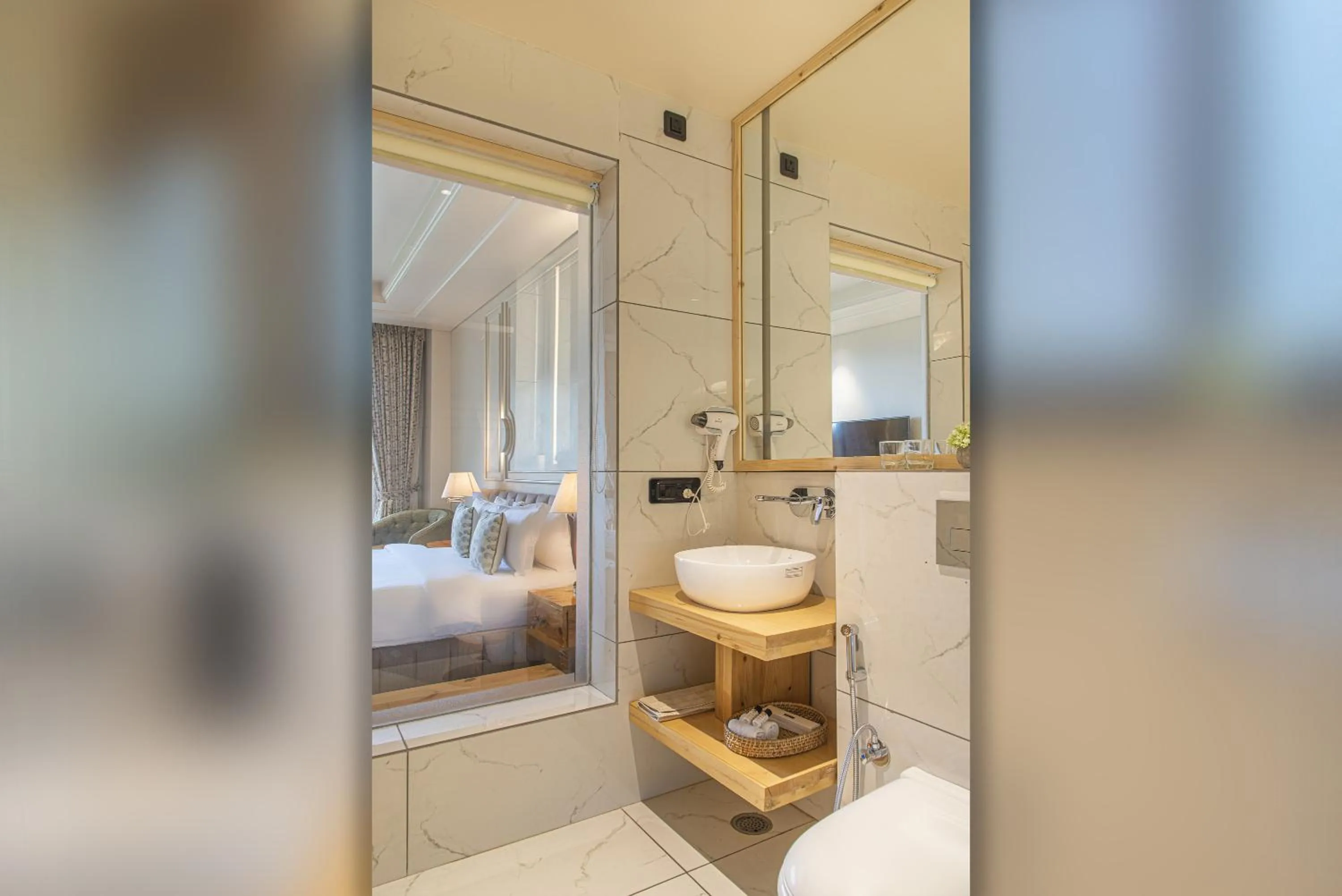 Shower, Bed in Echor Mandara TreeVilla Dharamshala