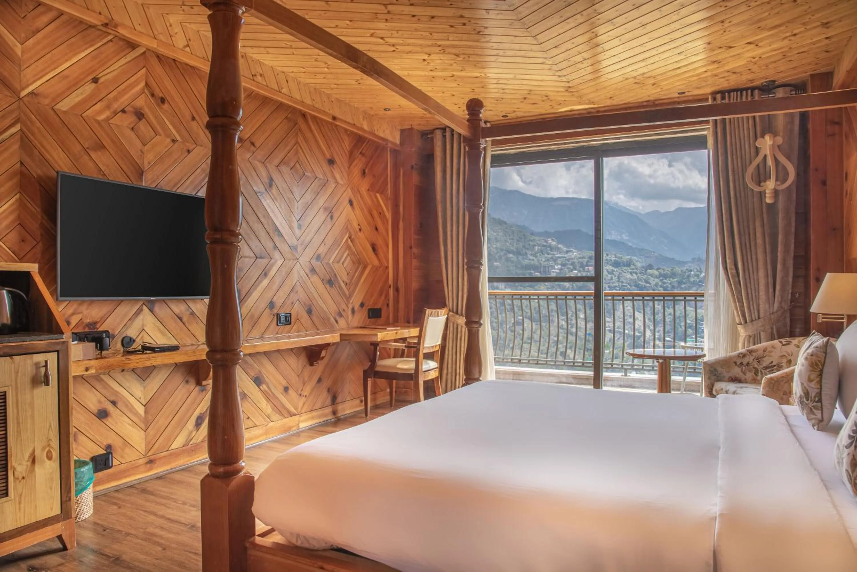 TV and multimedia, Bed in Echor Mandara TreeVilla Dharamshala