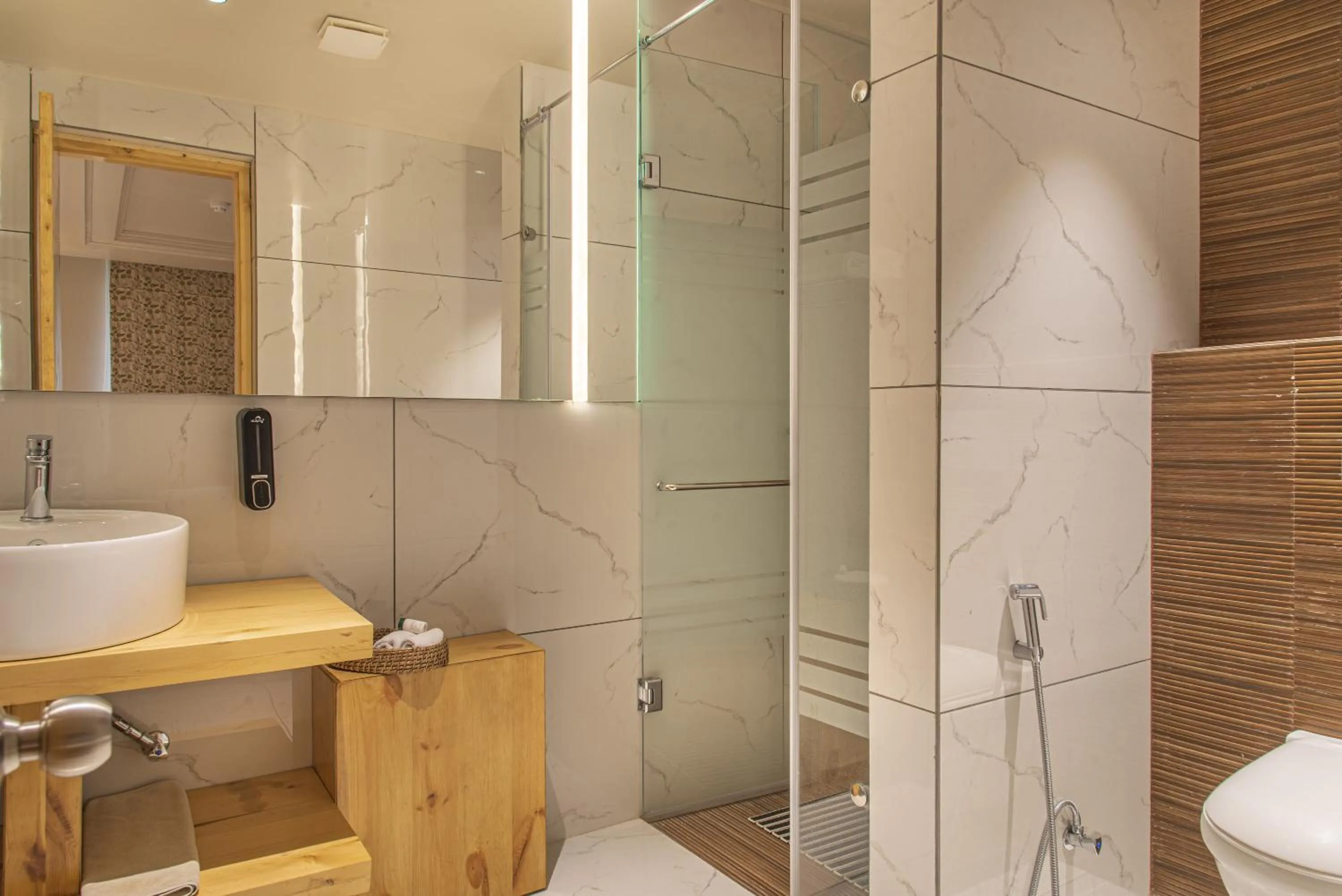 Shower in Echor Mandara TreeVilla Dharamshala