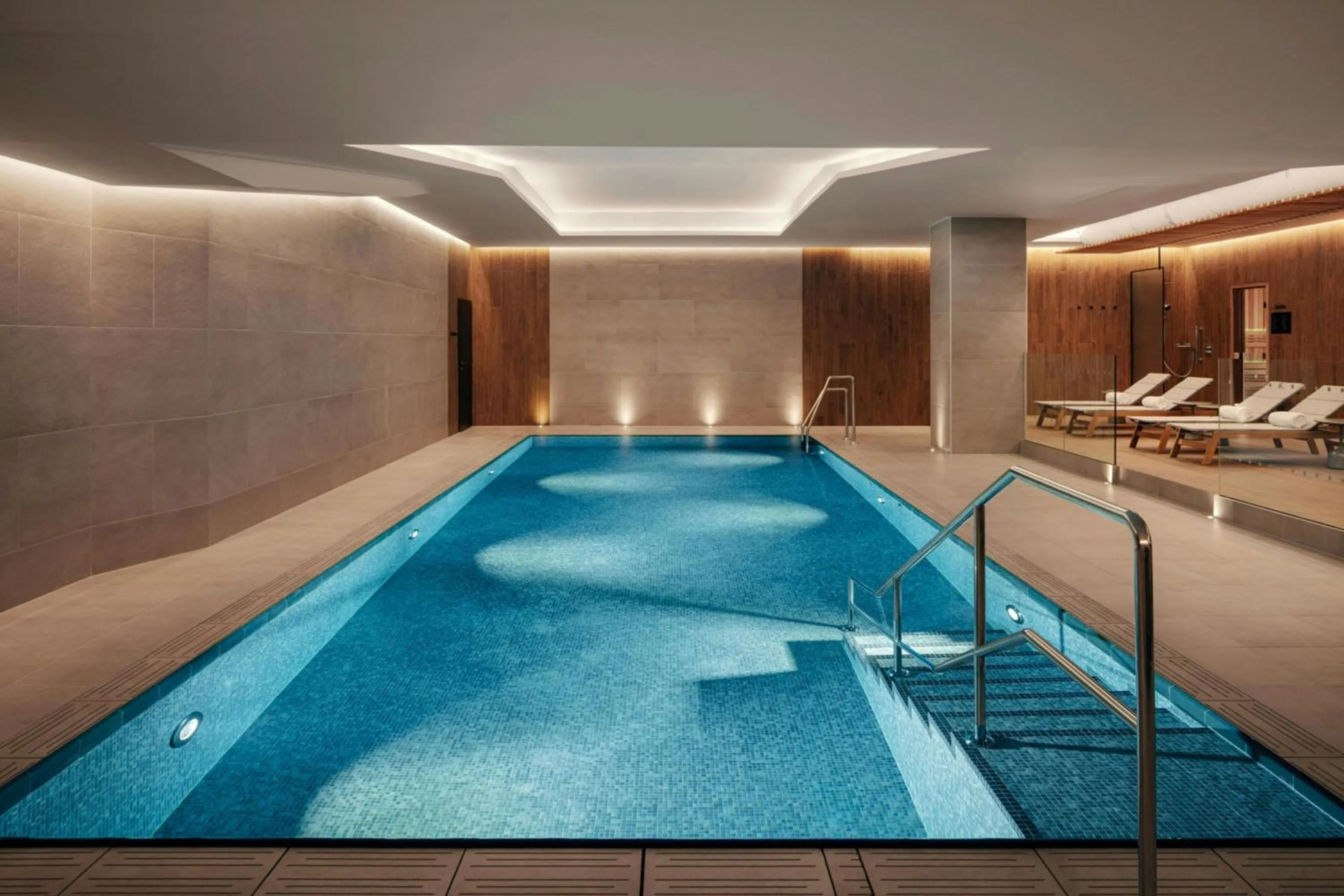 Swimming pool in Prague Marriott Hotel