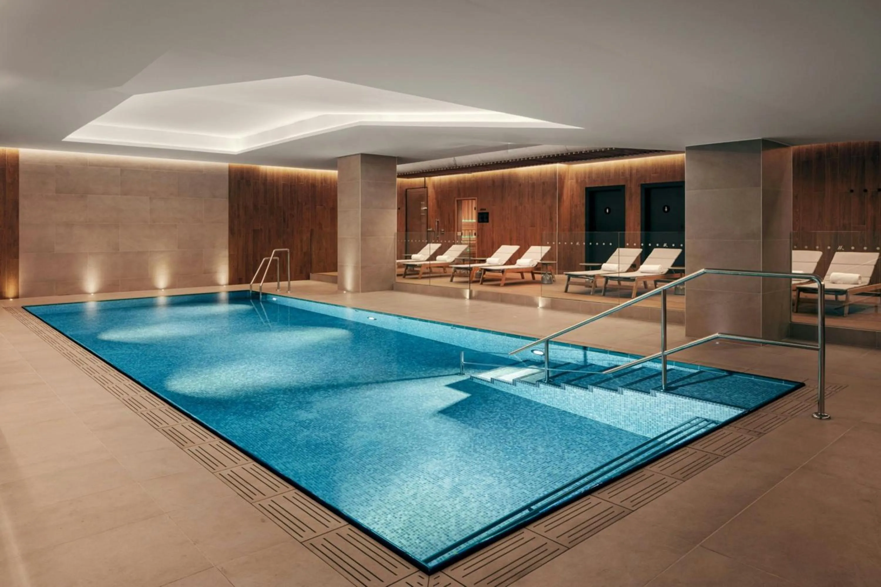Swimming pool in Prague Marriott Hotel
