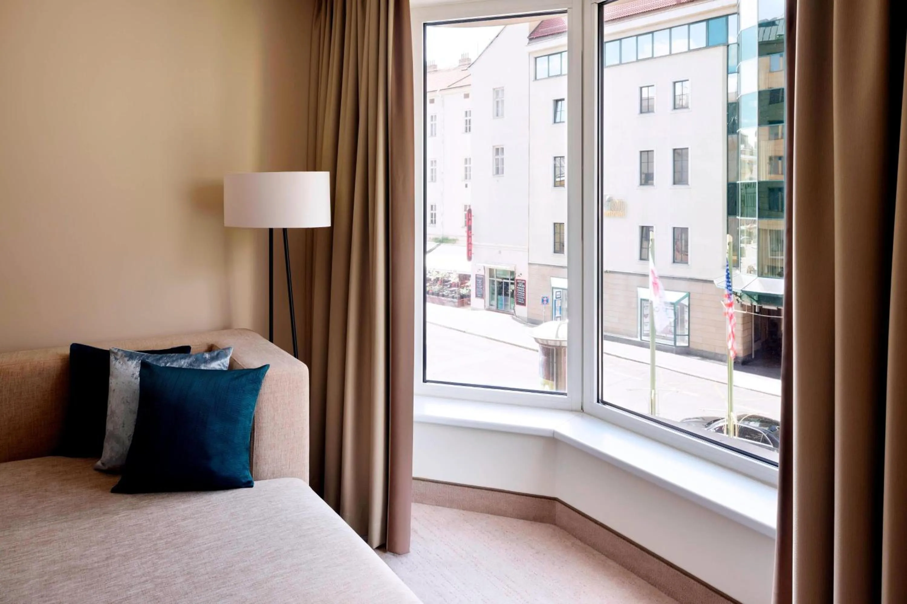 Photo of the whole room, Bed in Prague Marriott Hotel