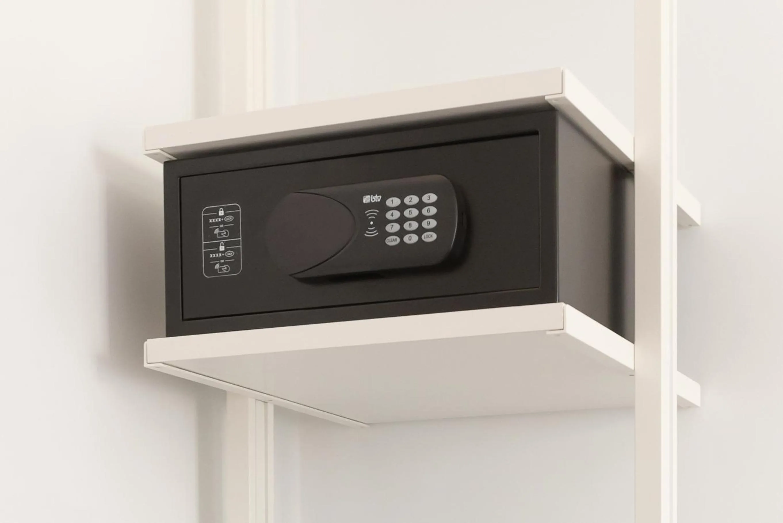 safe in Woohoo Rooms Boutique Sol