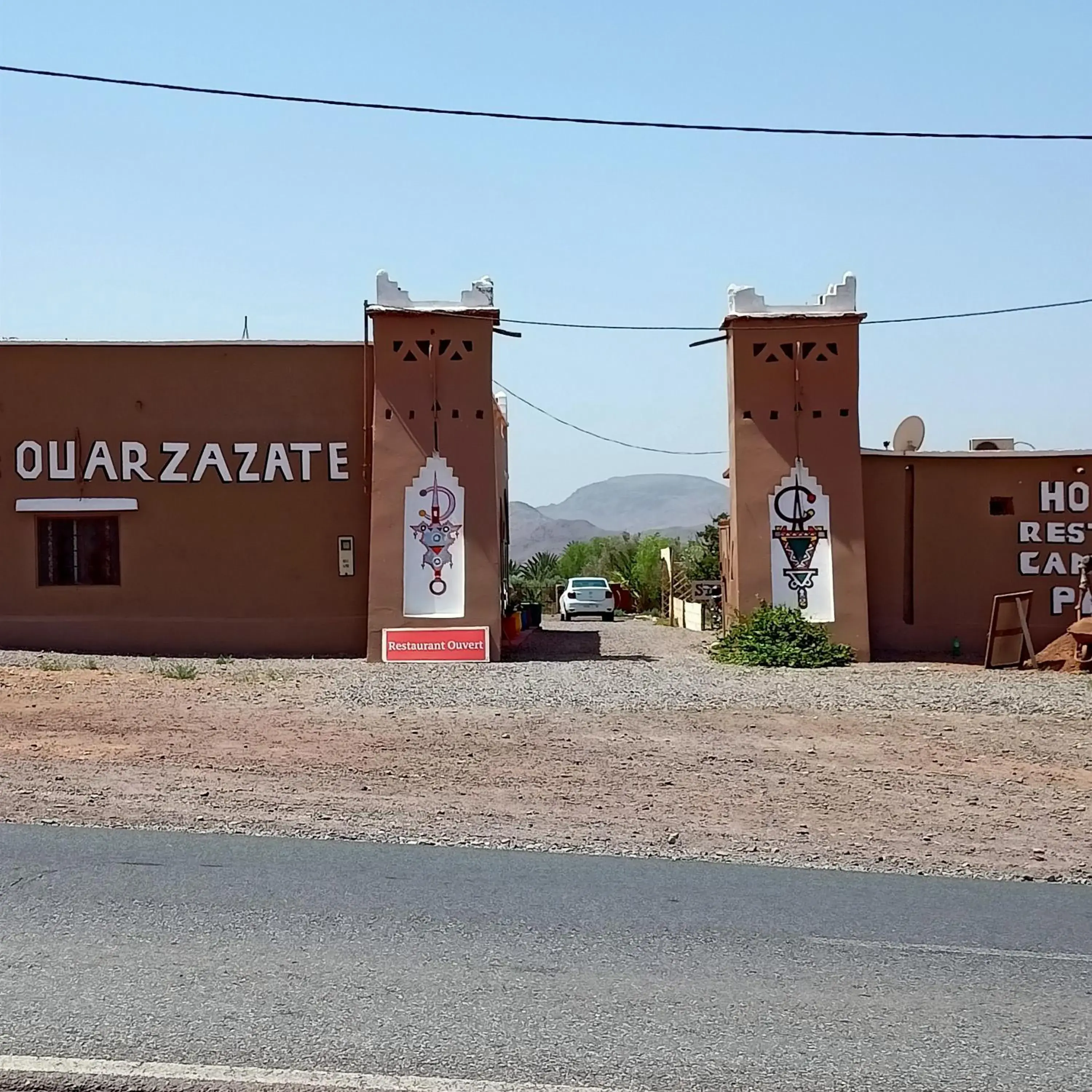 LESCALE DE OUARZAZATE LESCALE DE OUARZAZATE