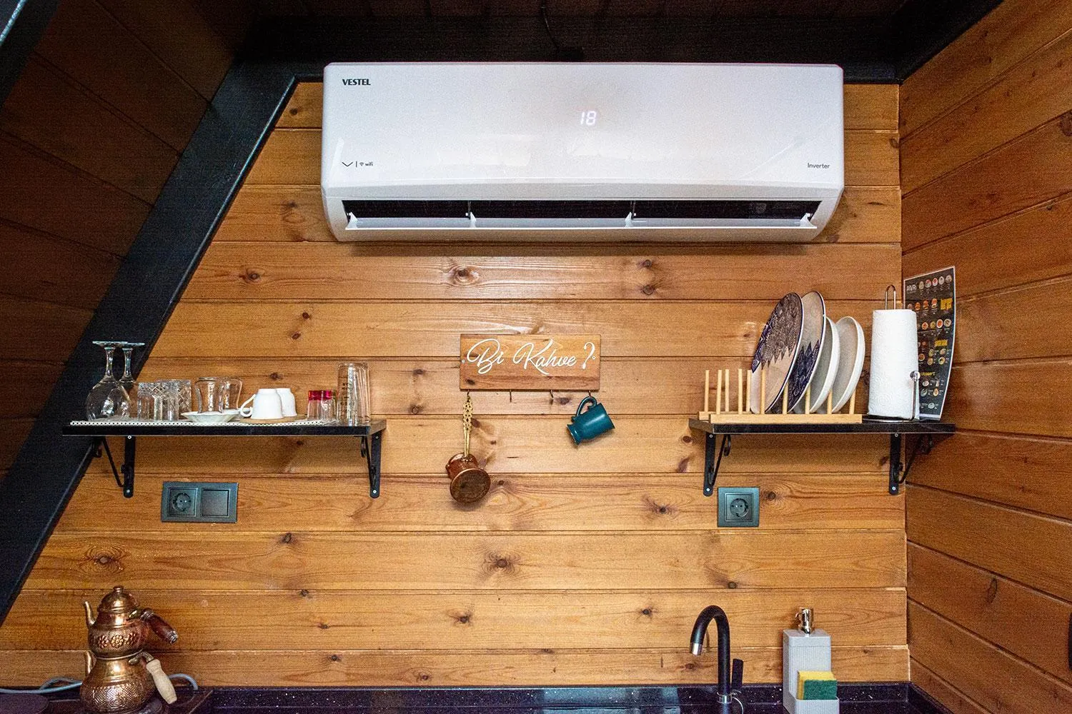 Coffee/tea facilities in Pavri suit bungalov