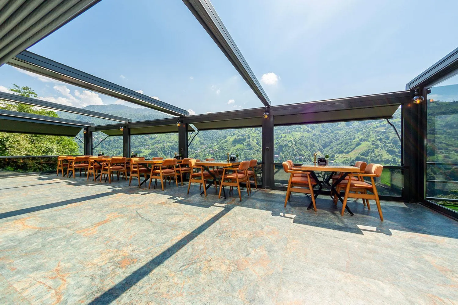 Restaurant/places to eat in Pavri suit bungalov