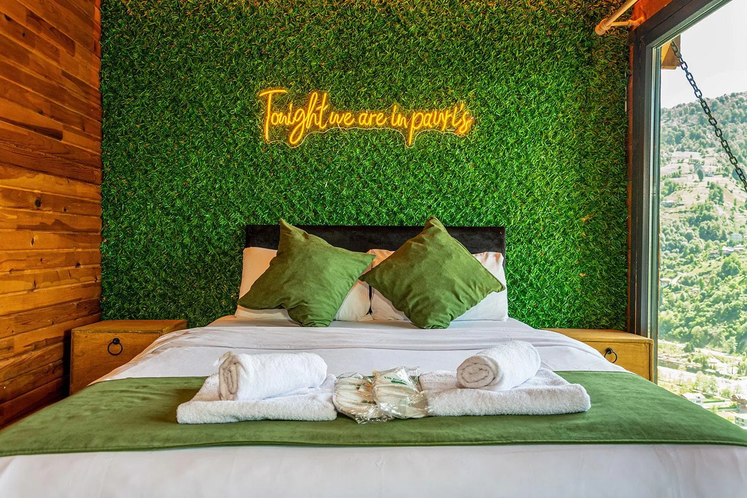 Natural landscape, Bed in Pavri suit bungalov