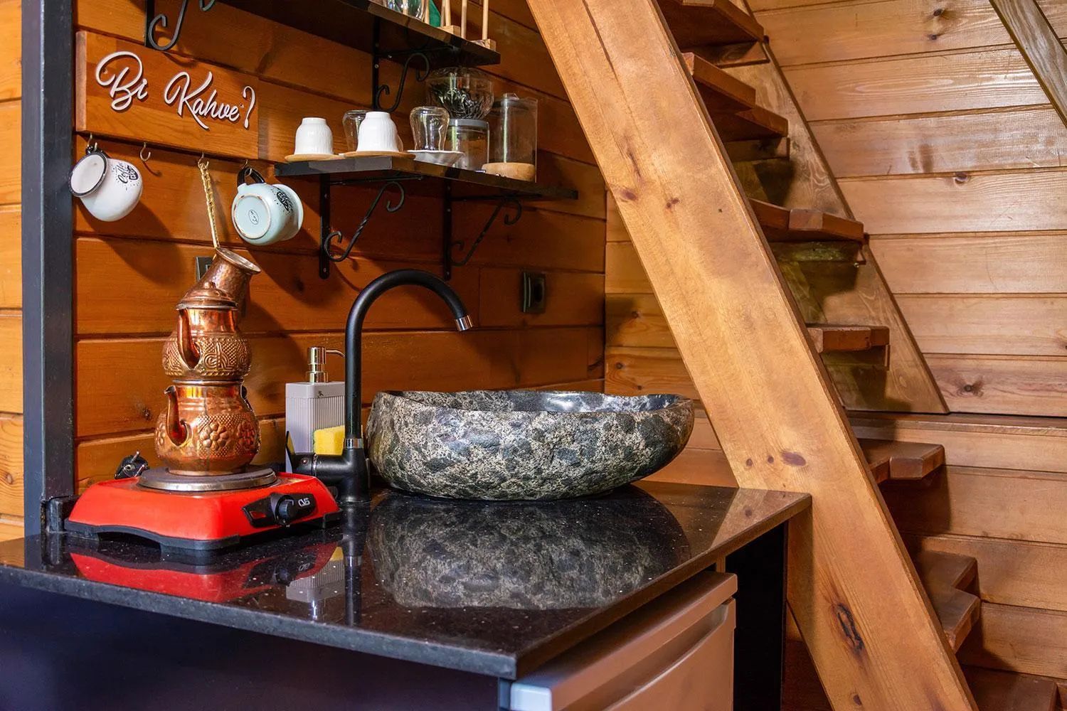 Coffee/tea facilities in Pavri suit bungalov