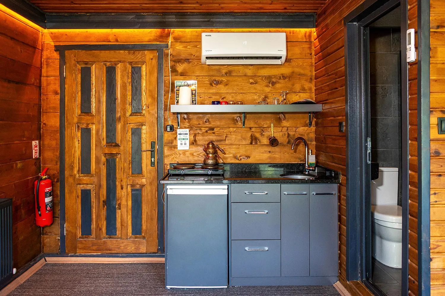 Coffee/tea facilities in Pavri suit bungalov