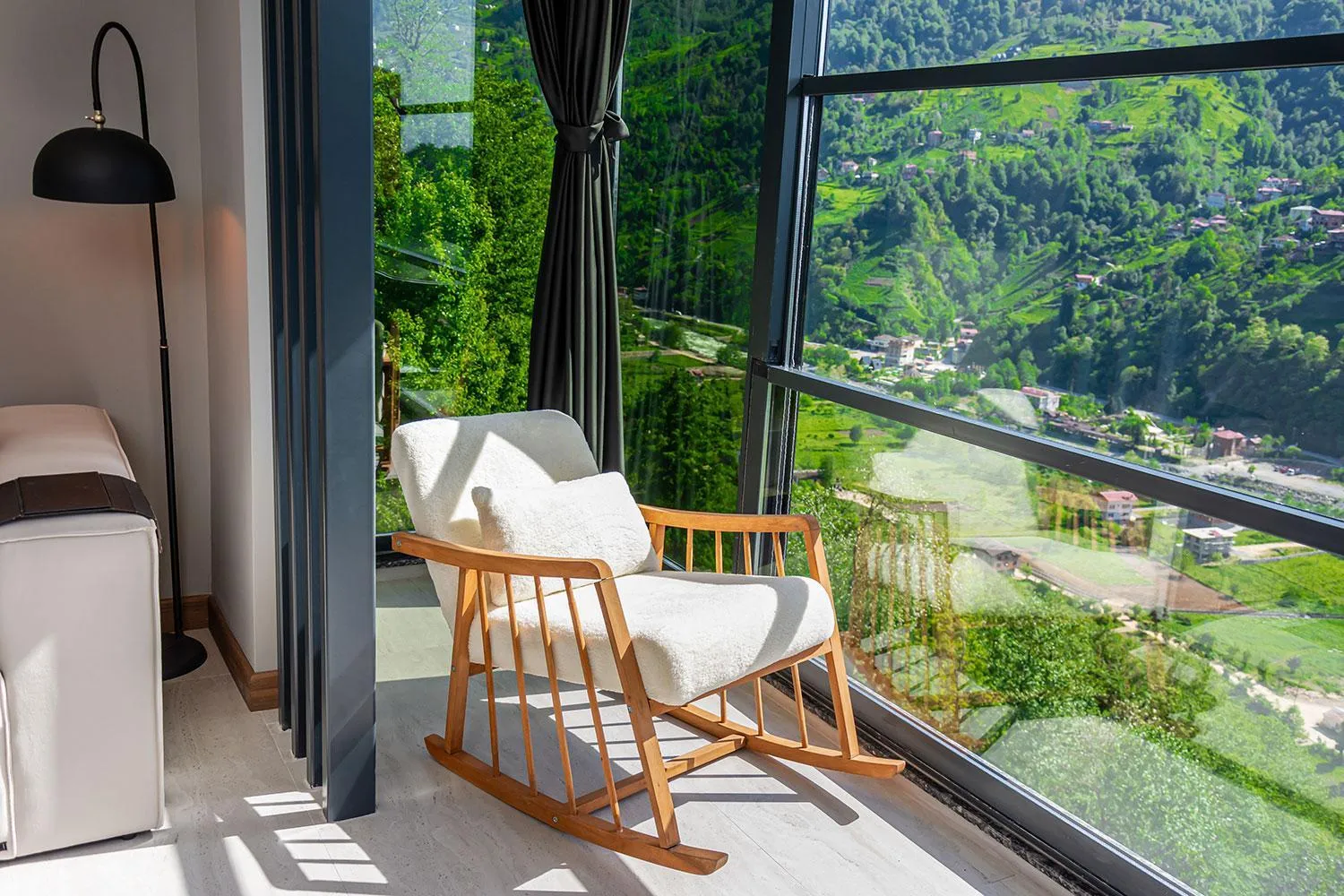 Patio in Pavri suit bungalov