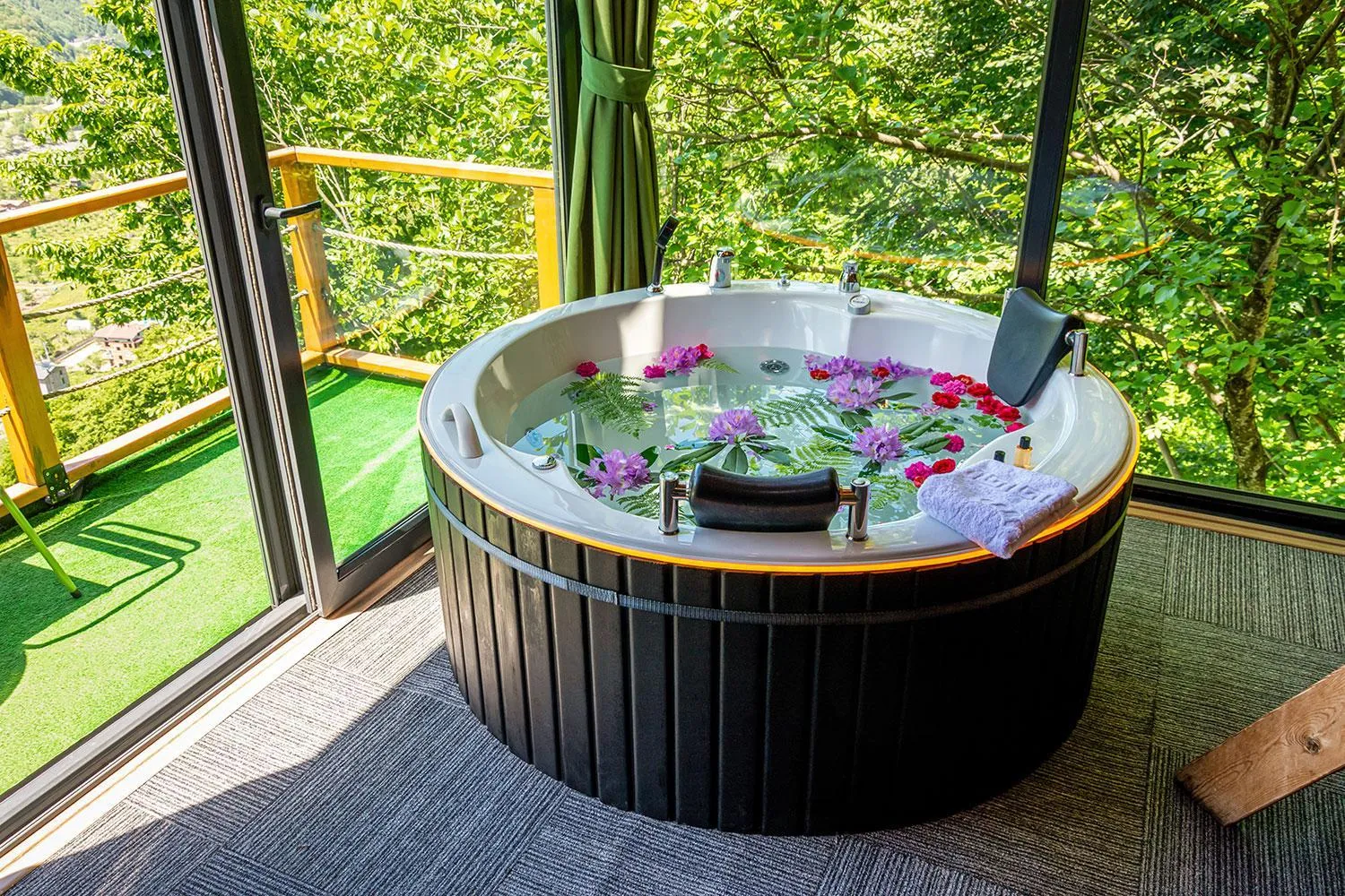 Patio in Pavri suit bungalov