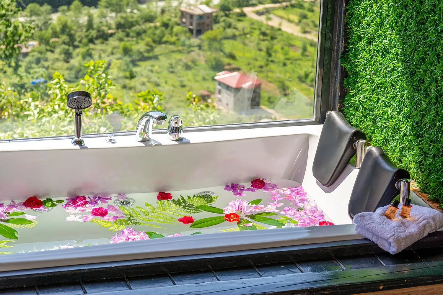 Spring in Pavri suit bungalov