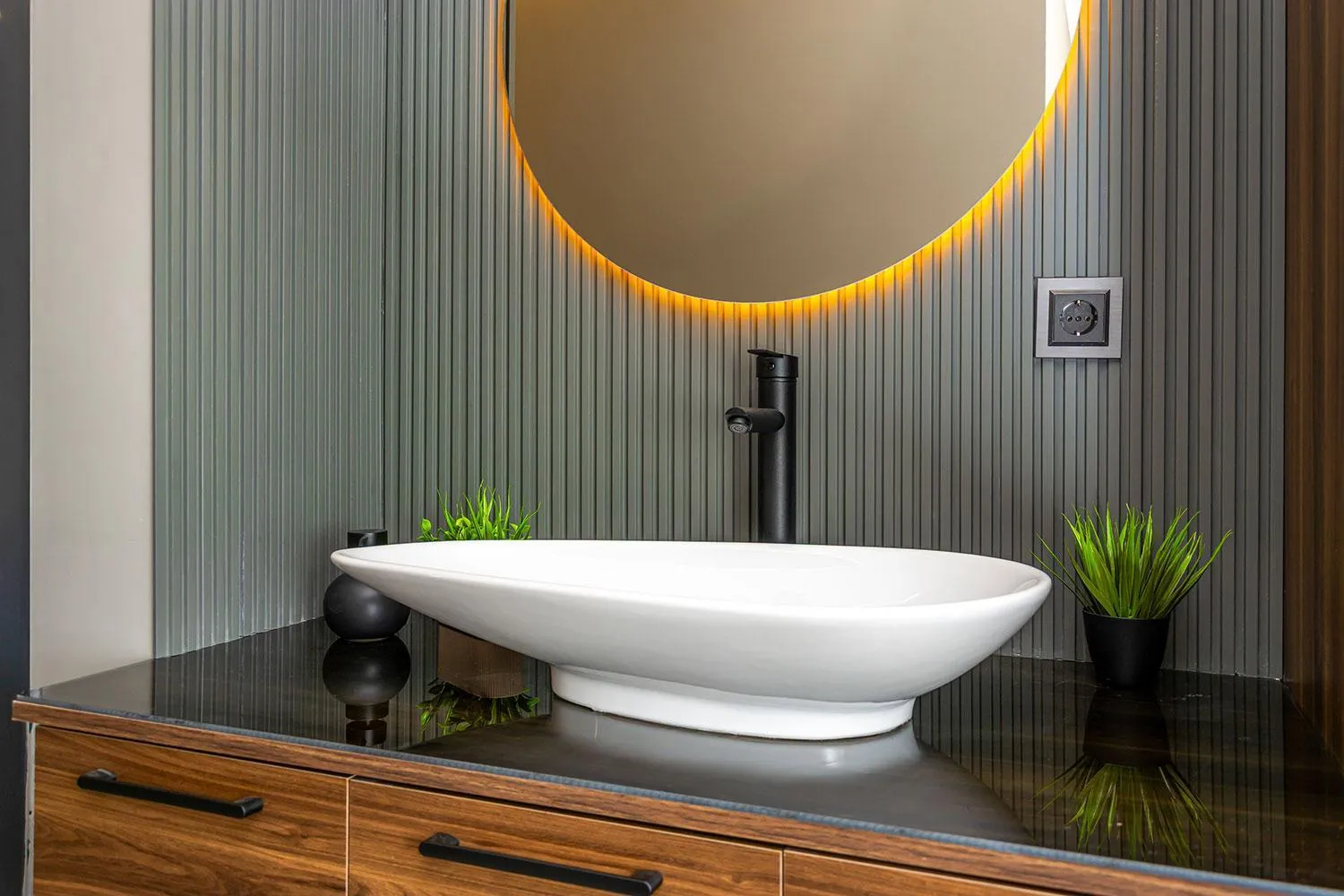 Toilet in Pavri suit bungalov