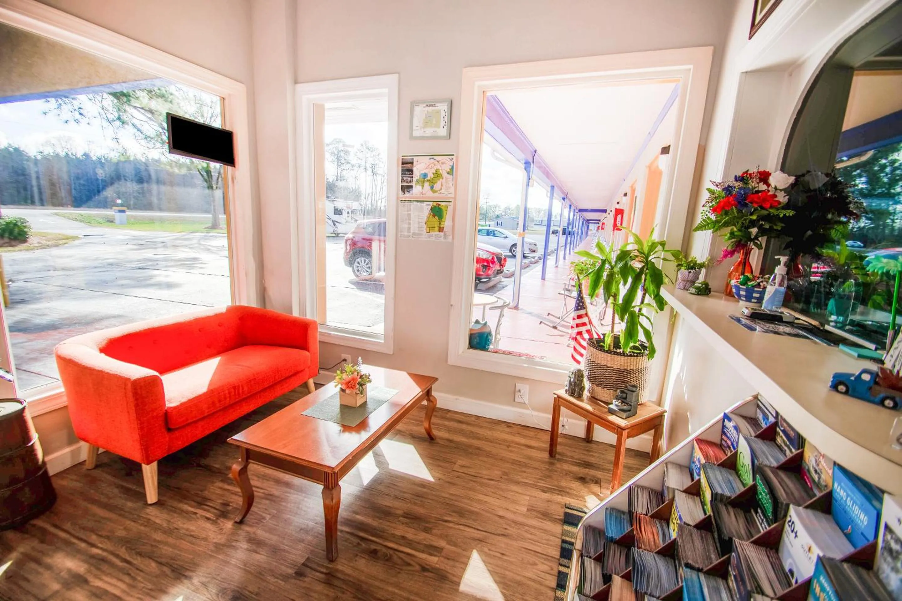 Lobby or reception in Sportsman's Inn Plymouth 252-793-3095