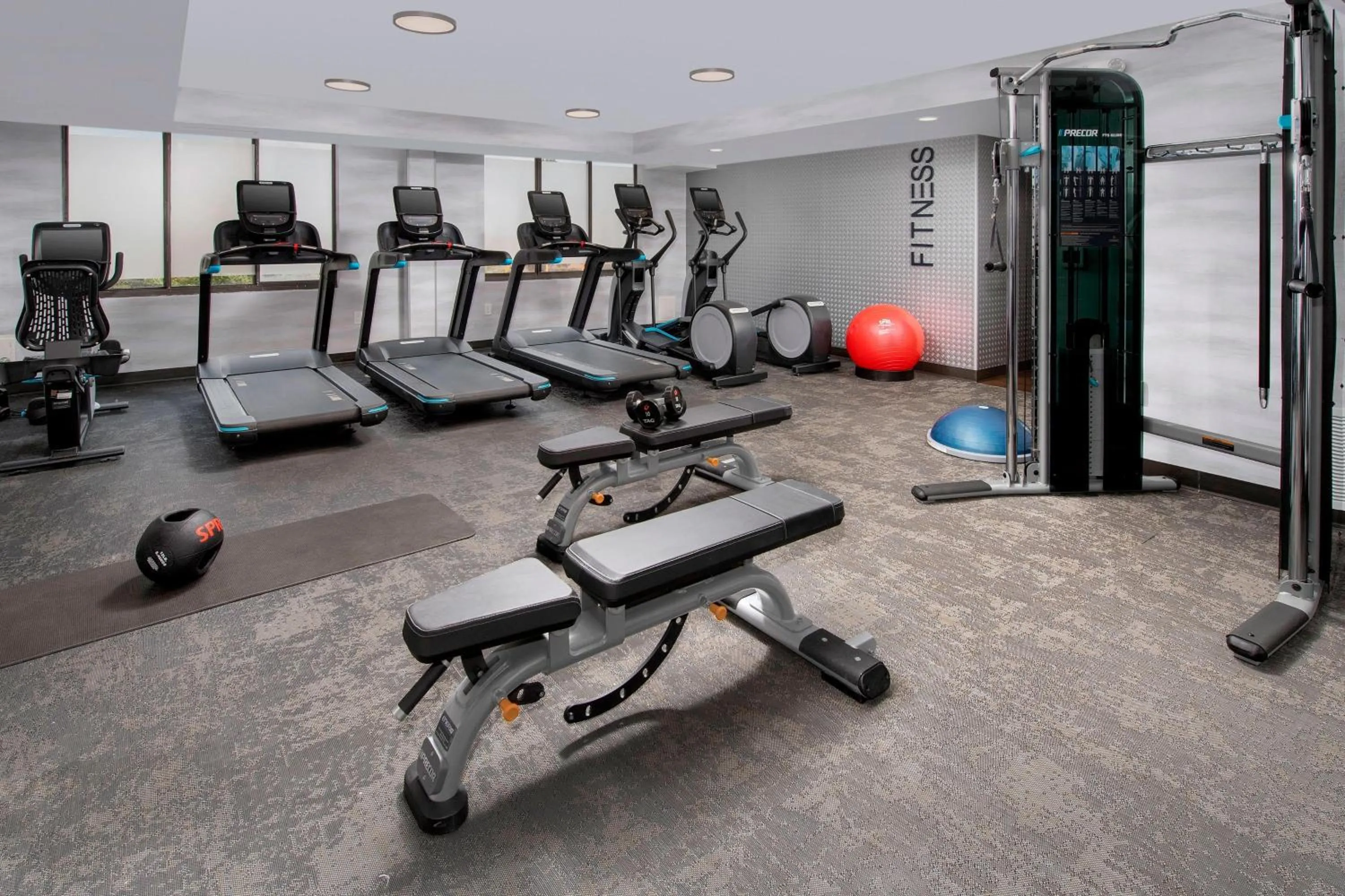 Fitness centre/facilities in Fairfield Inn & Suites by Marriott Alexandria West/Mark Center