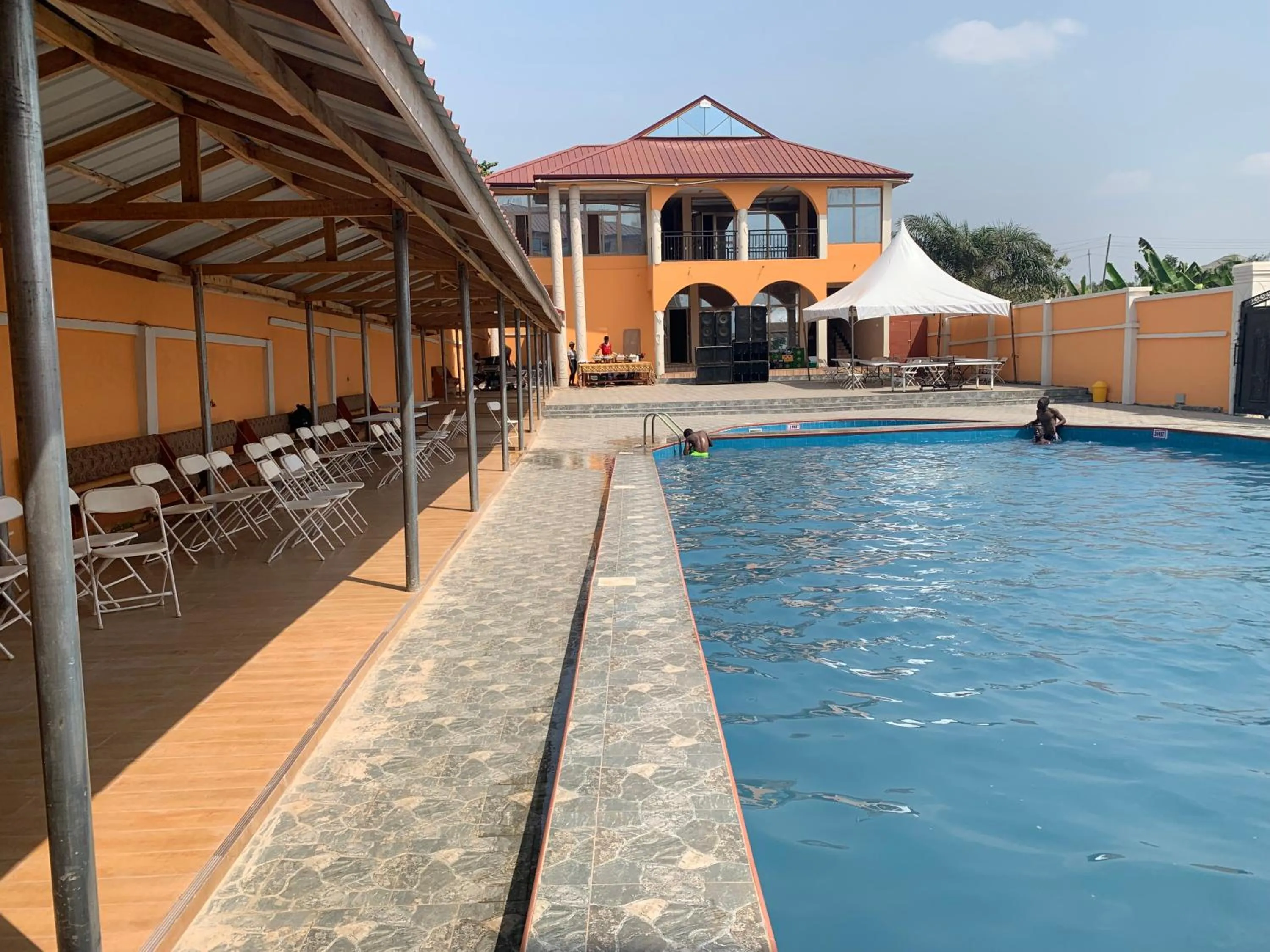 Swimming pool in SWATSON HOTEL