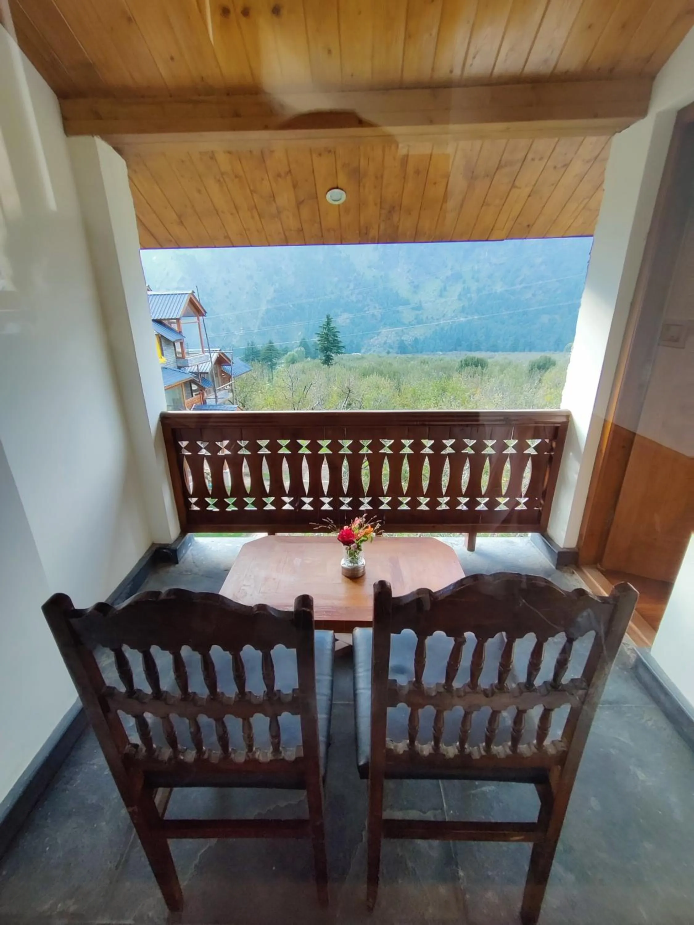 Balcony/Terrace in Amarys Boutique Stays Manali