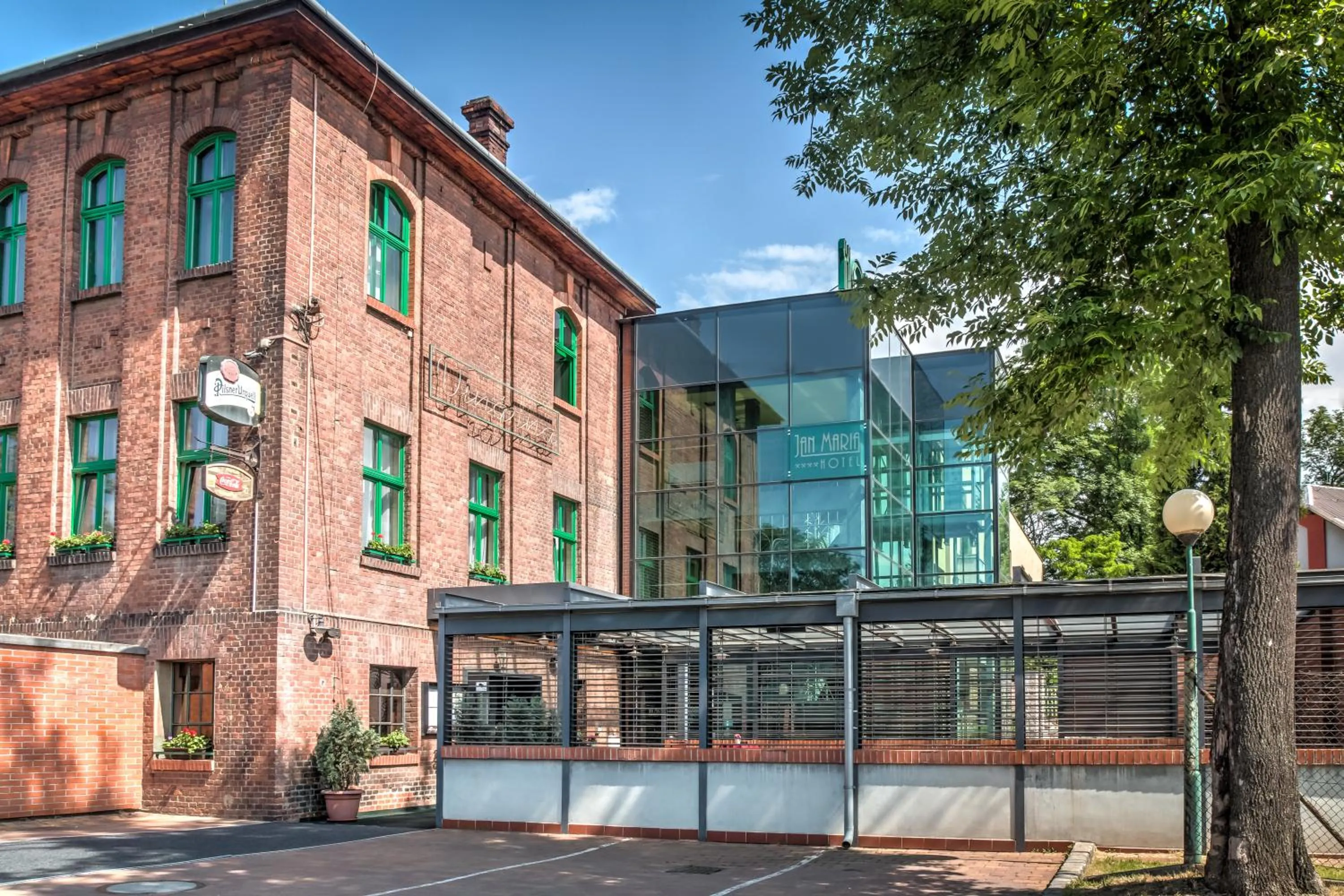 Facade/entrance in Jan Maria Hotel