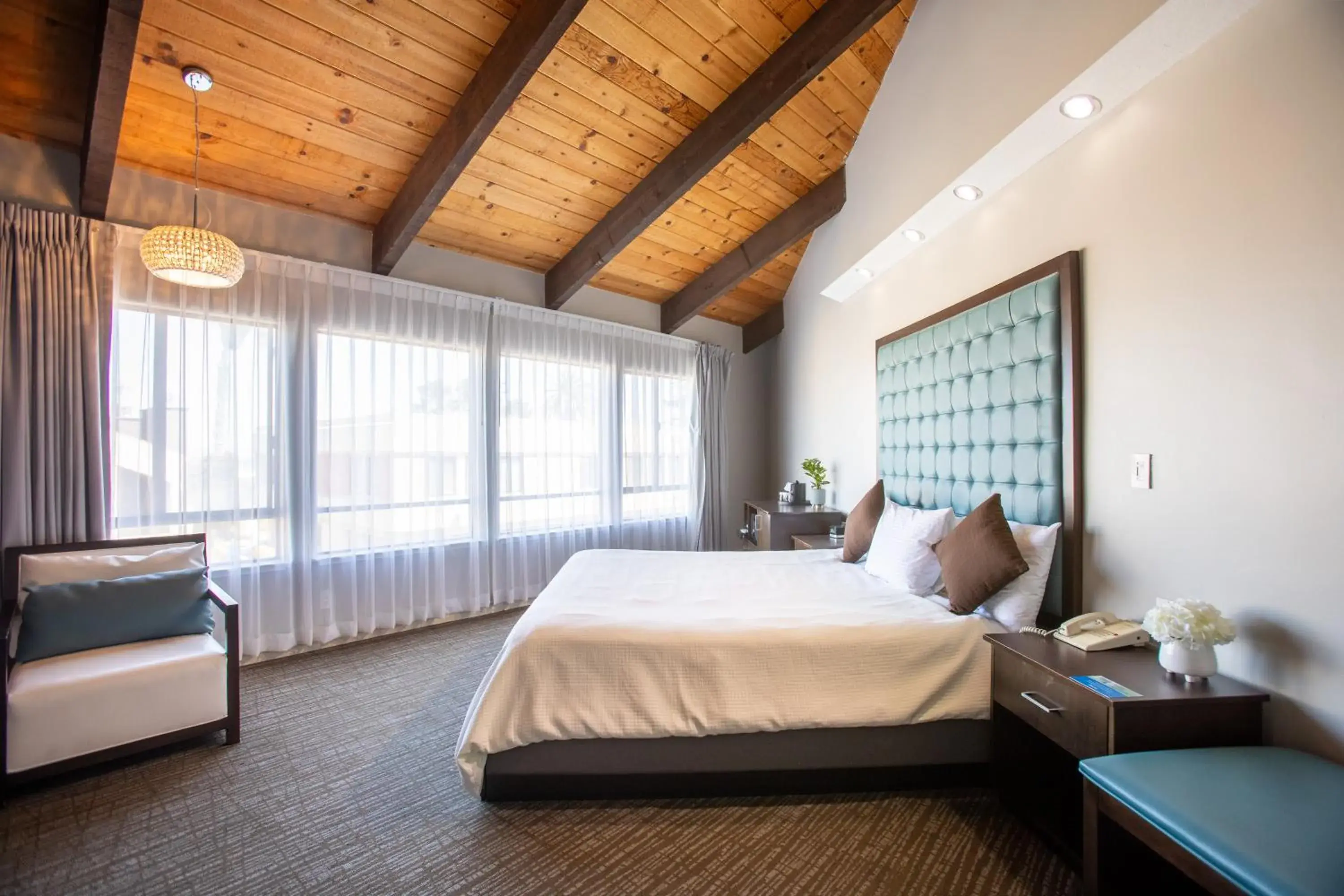 Deluxe Family Room in Munras Inn Deluxe Family Room in Munras Inn