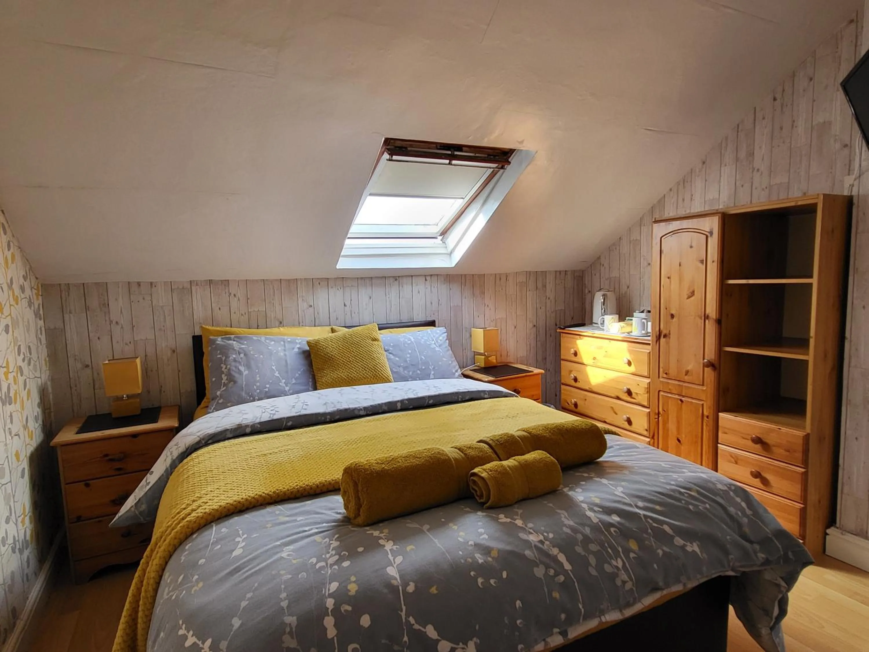 Bed in Daffodil Guest House