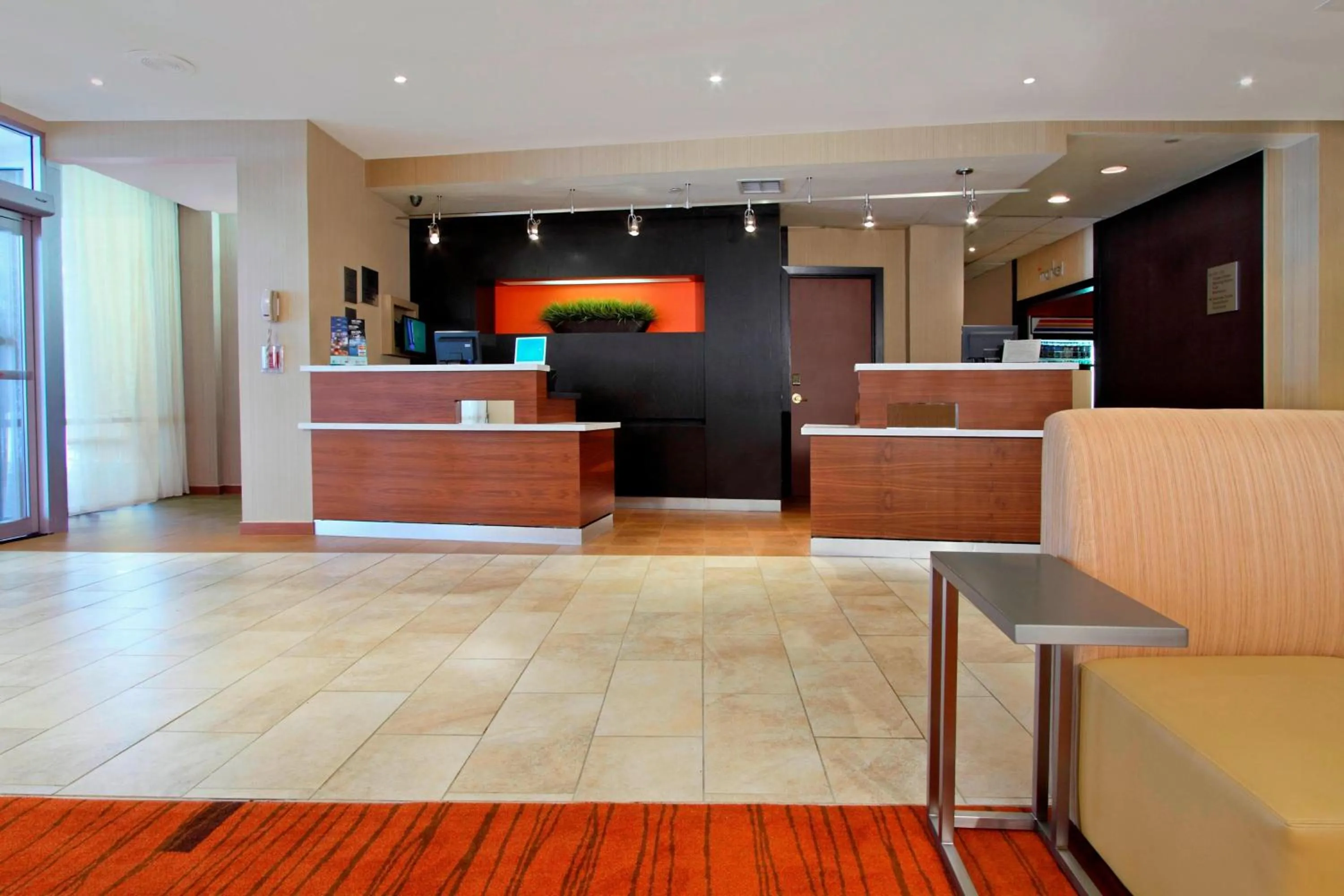 Lobby or reception in Courtyard by Marriott Lyndhurst/Meadowlands