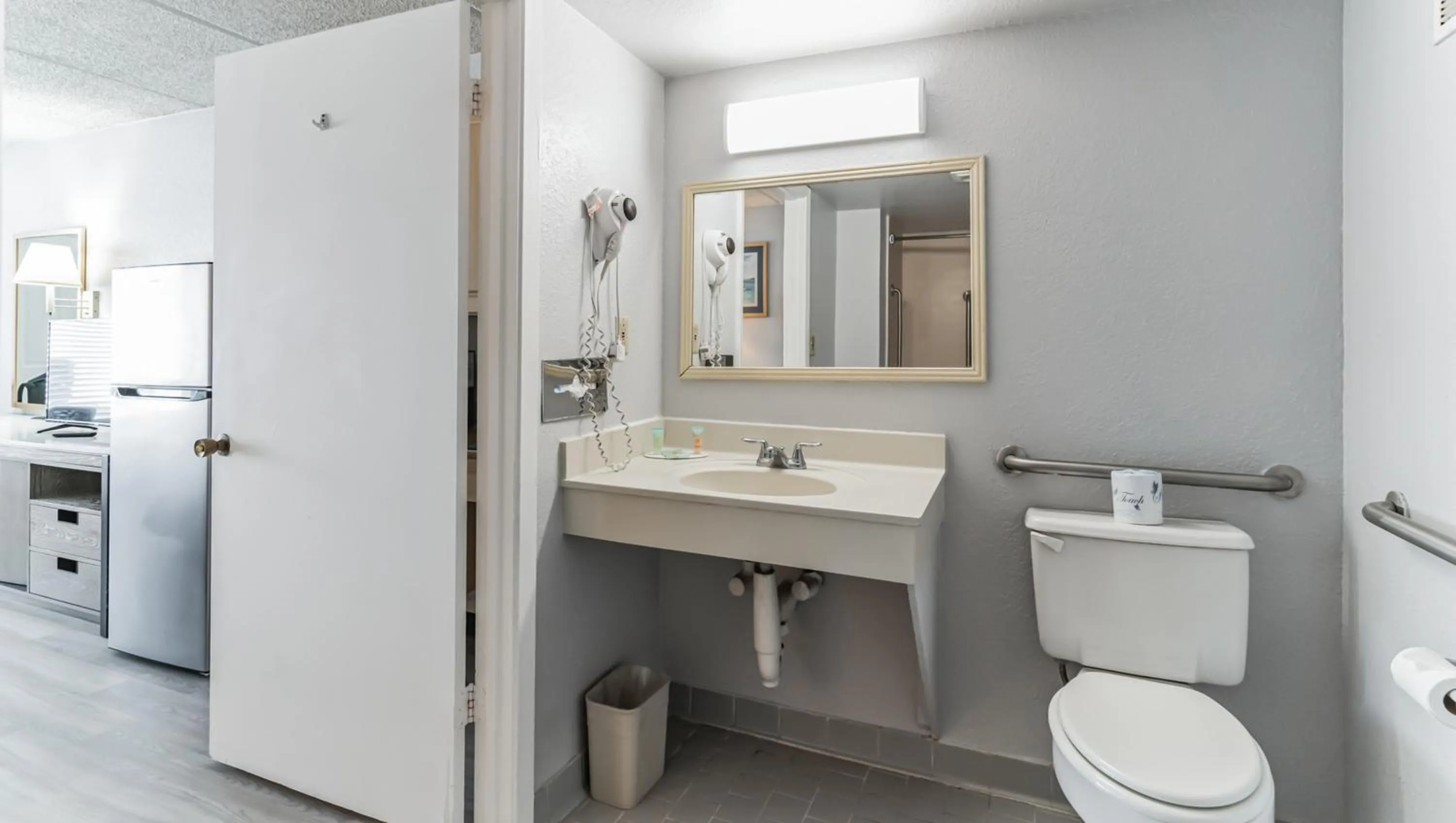 Bathroom in Home 1 Suites Extended Stay - Kissimmee