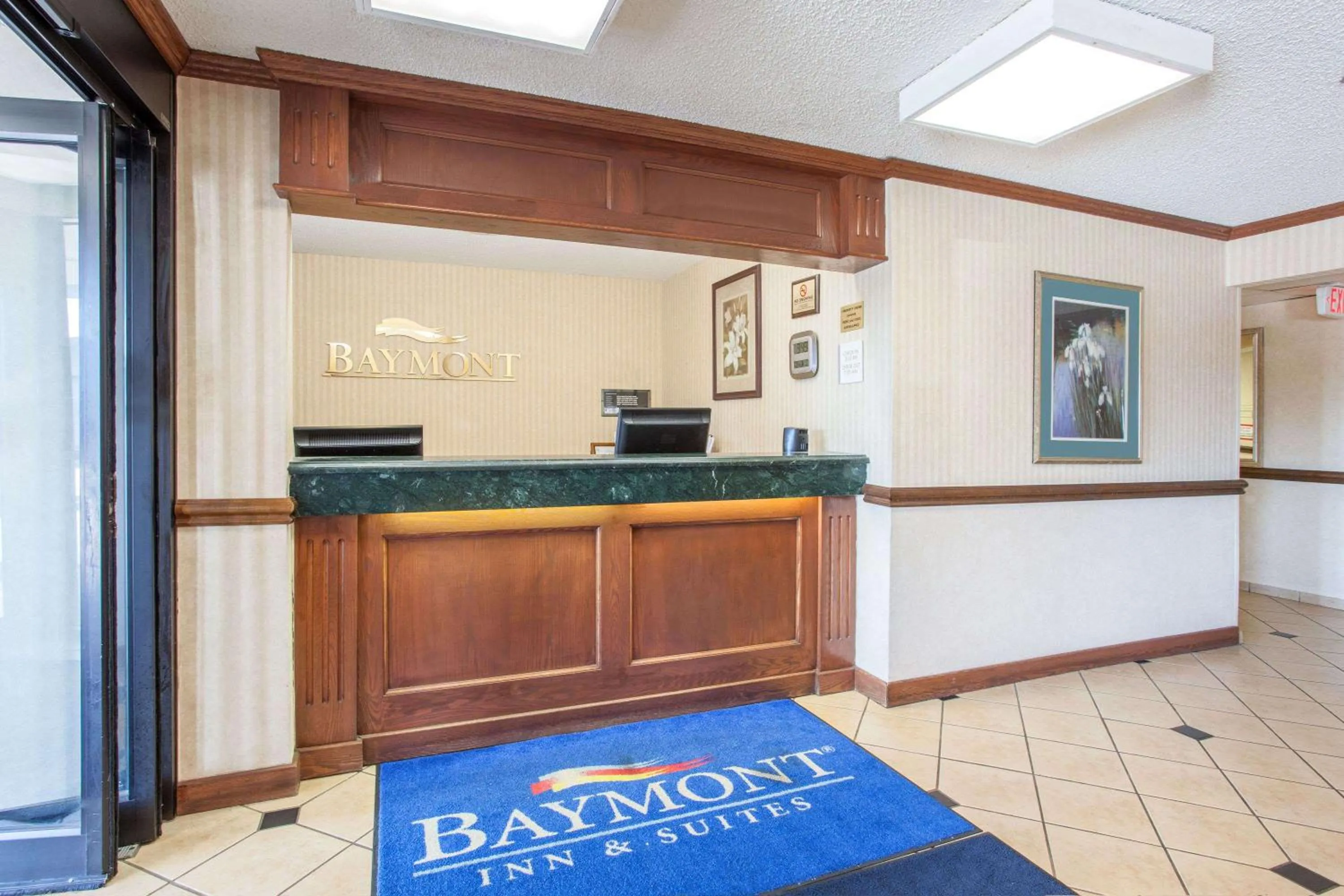 Lobby or reception in Baymont by Wyndham Detroit/Roseville