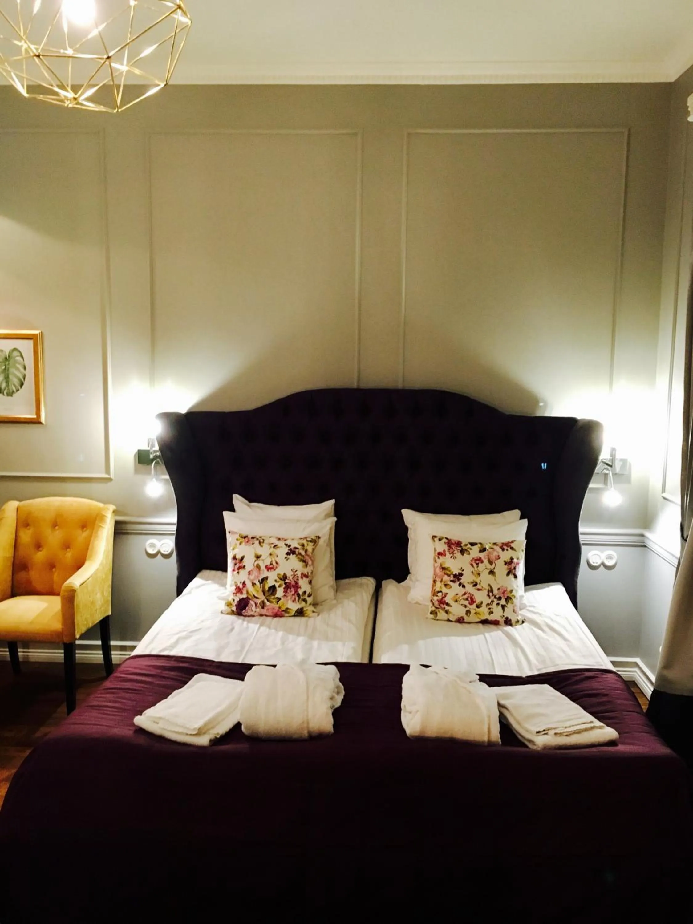 Bed in Grenna Hotell