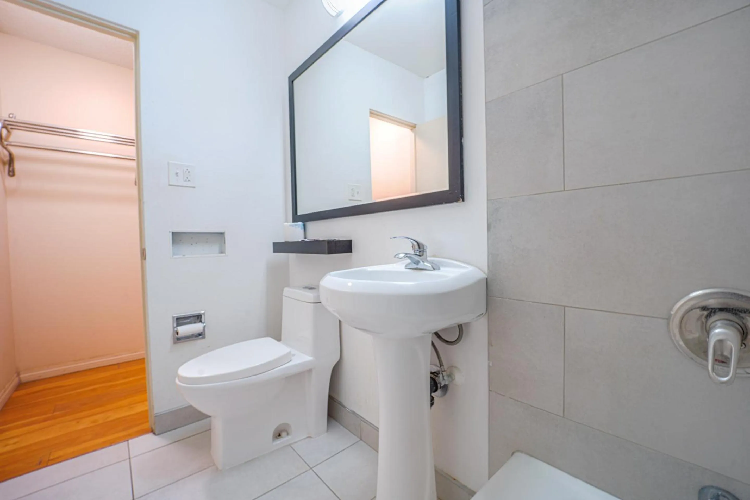 Bathroom in Mojave Hotel