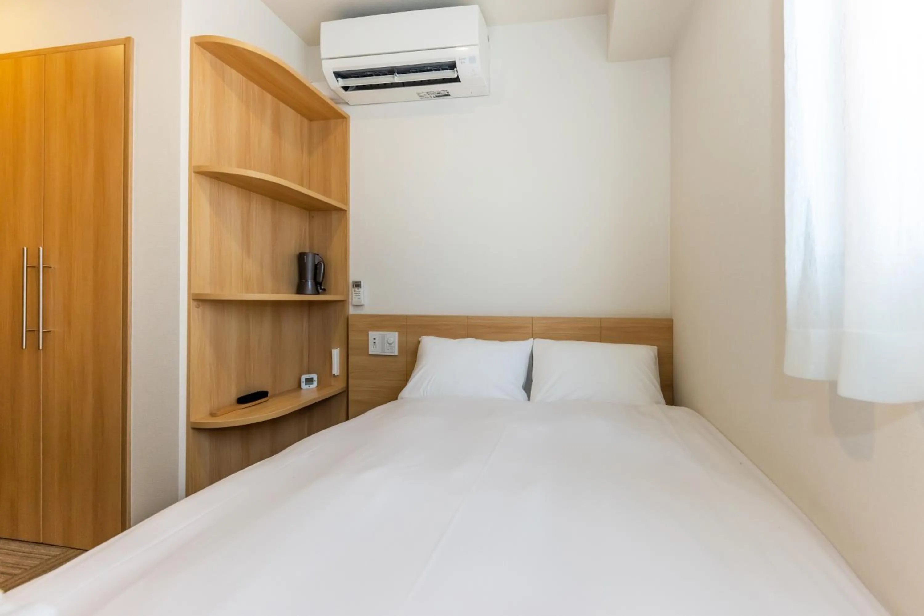 Photo of the whole room in HOPETREE Tennoji