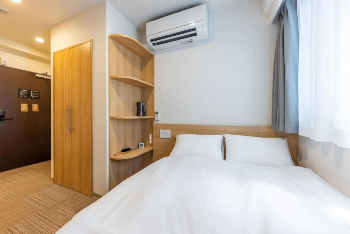 Photo of the whole room in HOPETREE Tennoji