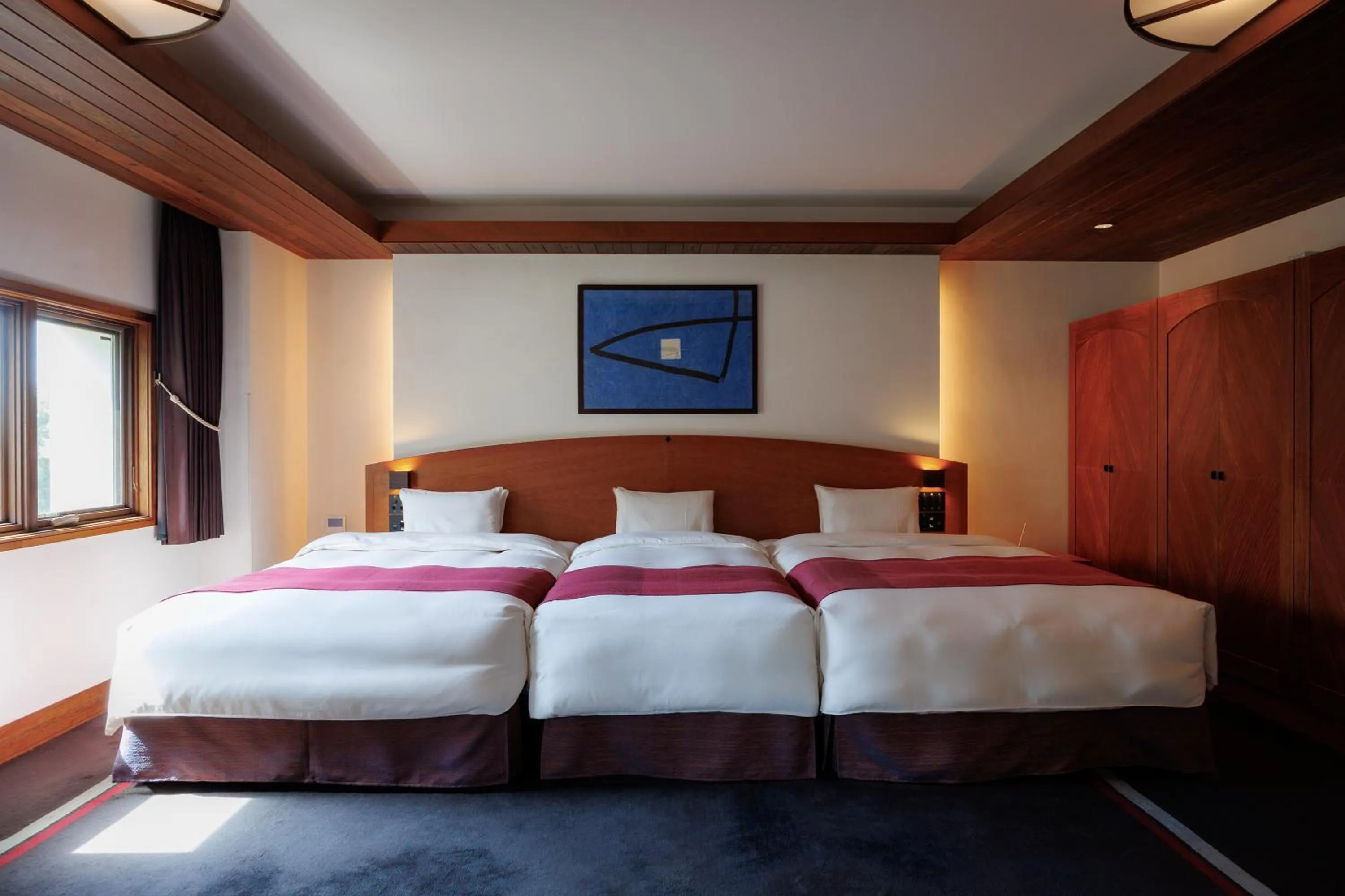 Photo of the whole room, Bed in Hotel Chourakukan Kyoto Gion 長楽館 京都