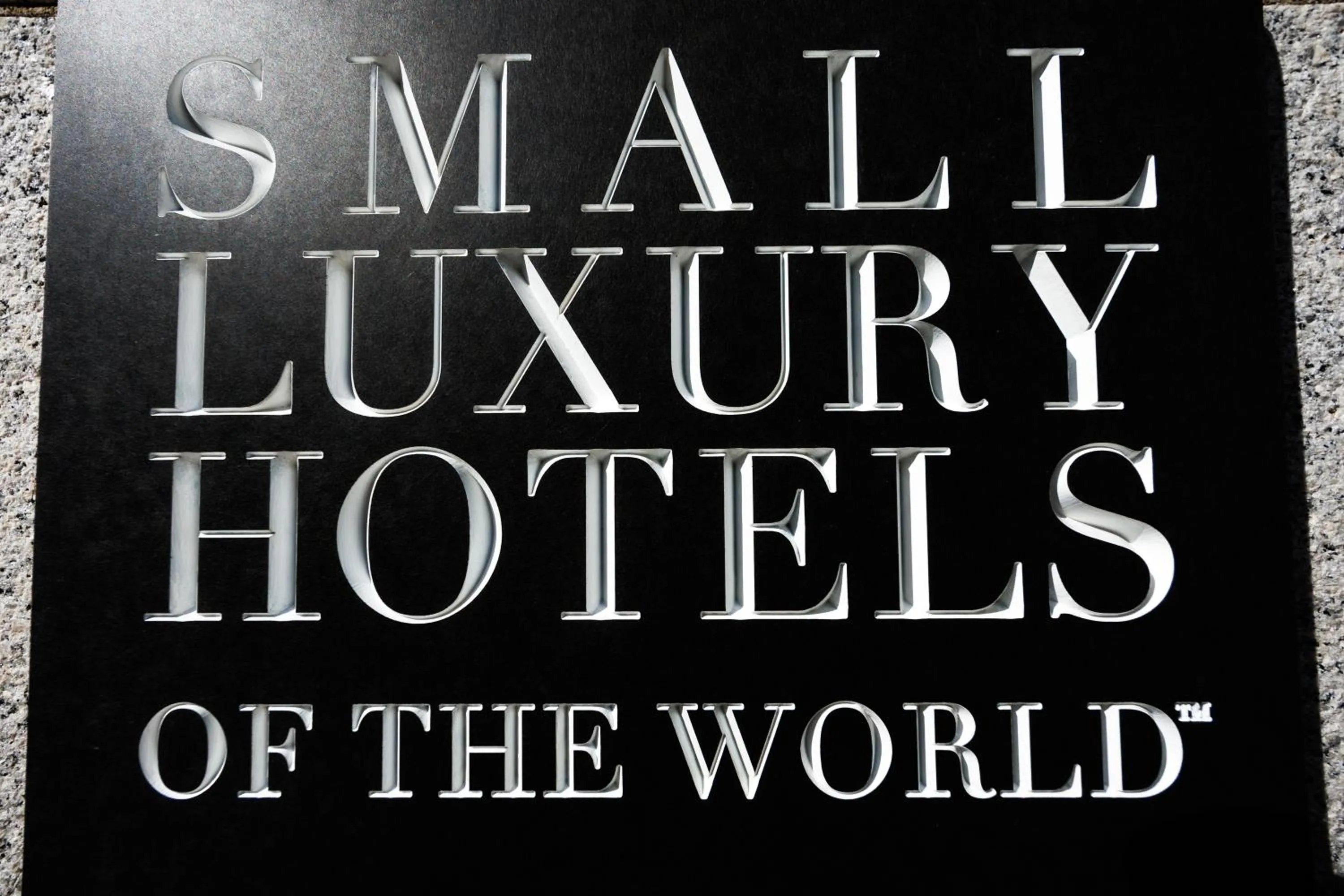 Property logo or sign in Hotel Chourakukan Kyoto Gion 長楽館 京都