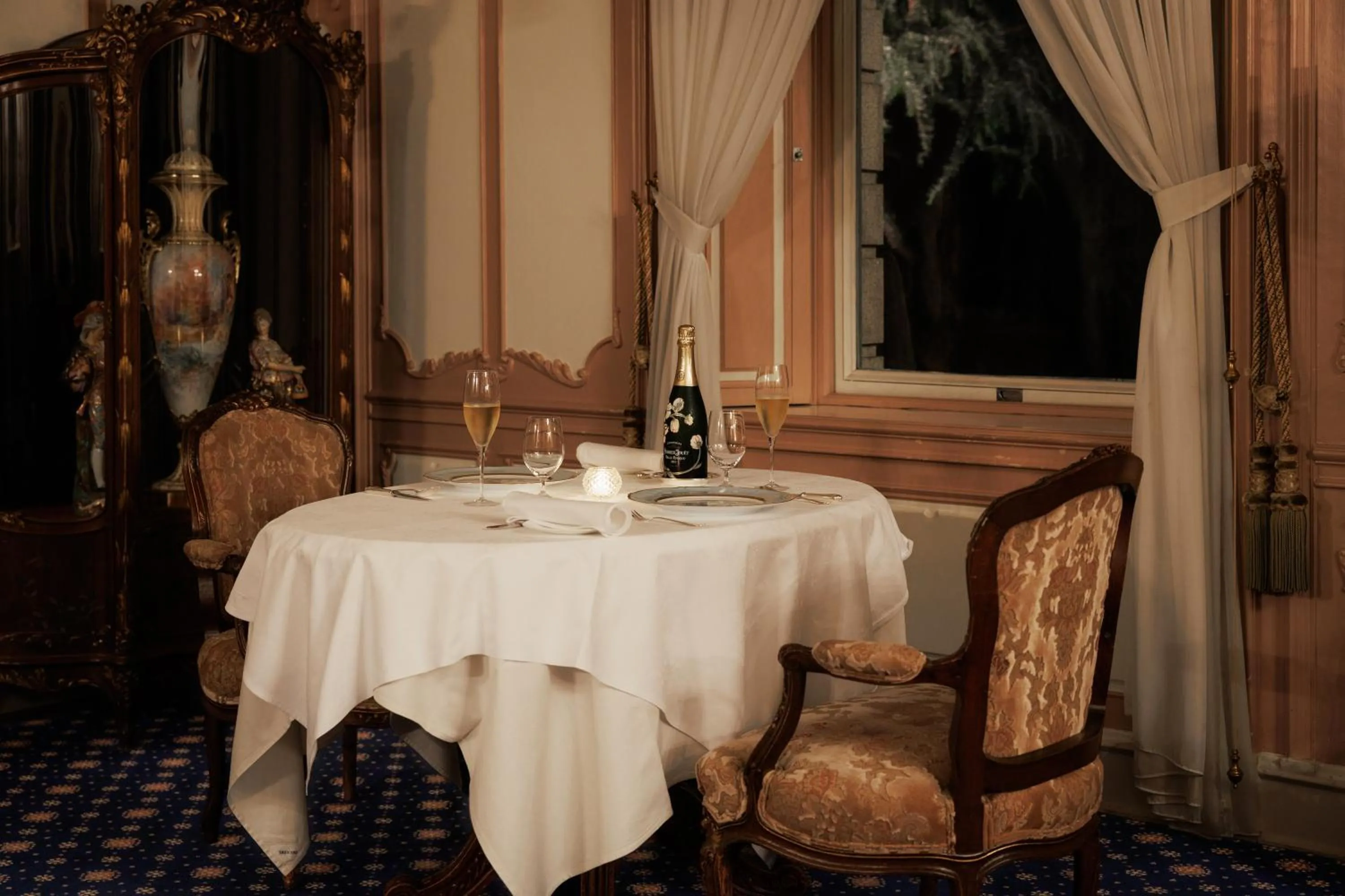 Food and drinks in Hotel Chourakukan Kyoto Gion 長楽館 京都