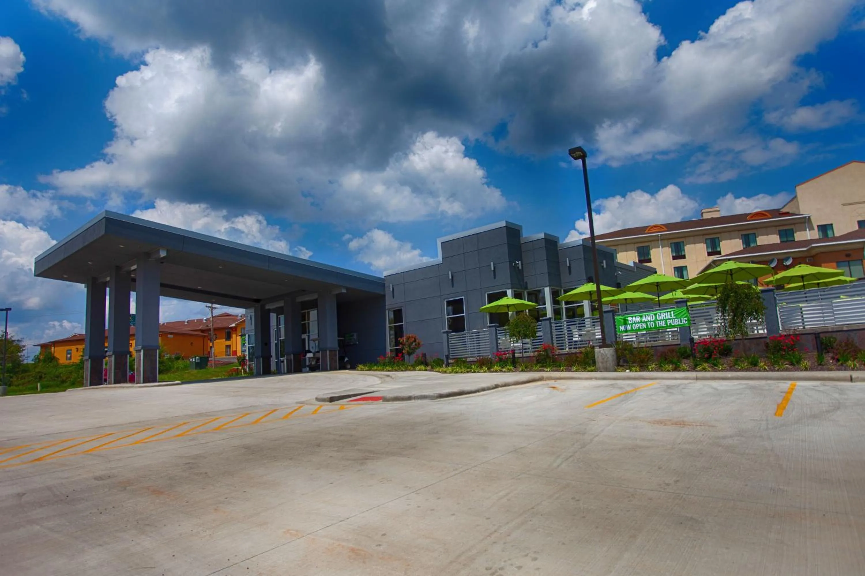 Facade/entrance in Z Loft Extended Stay Hotel