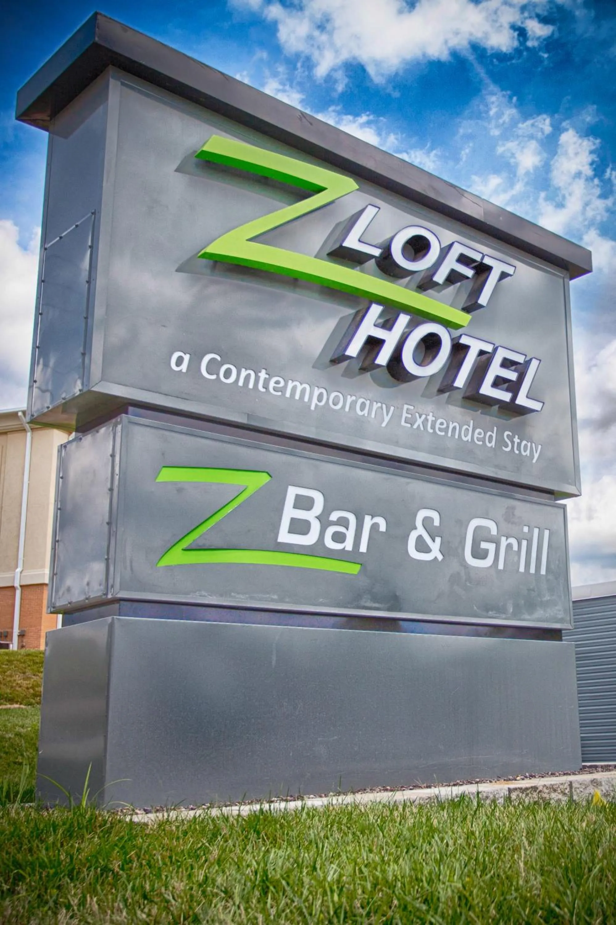 Facade/entrance in Z Loft Extended Stay Hotel