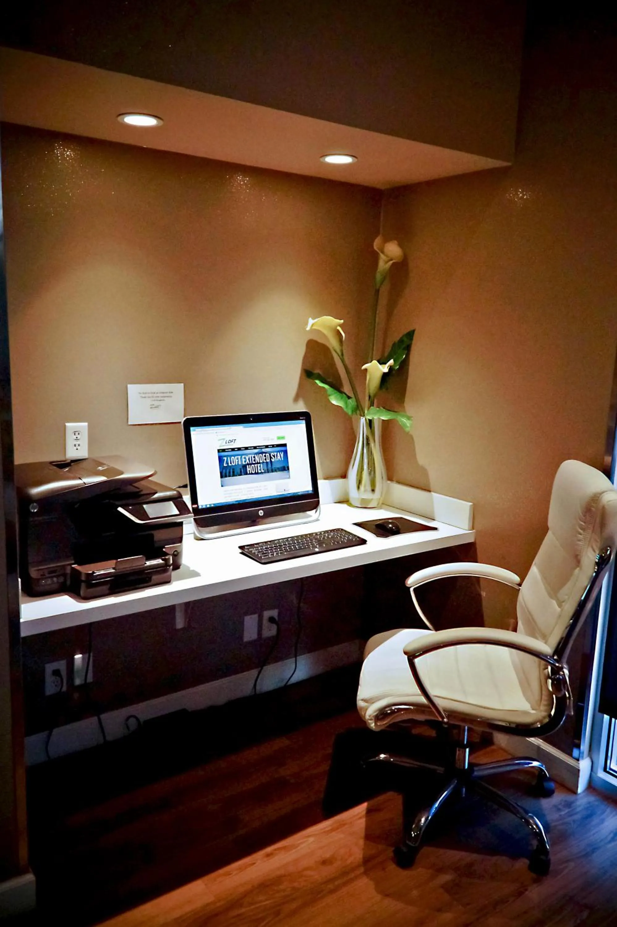 Business facilities in Z Loft Extended Stay Hotel