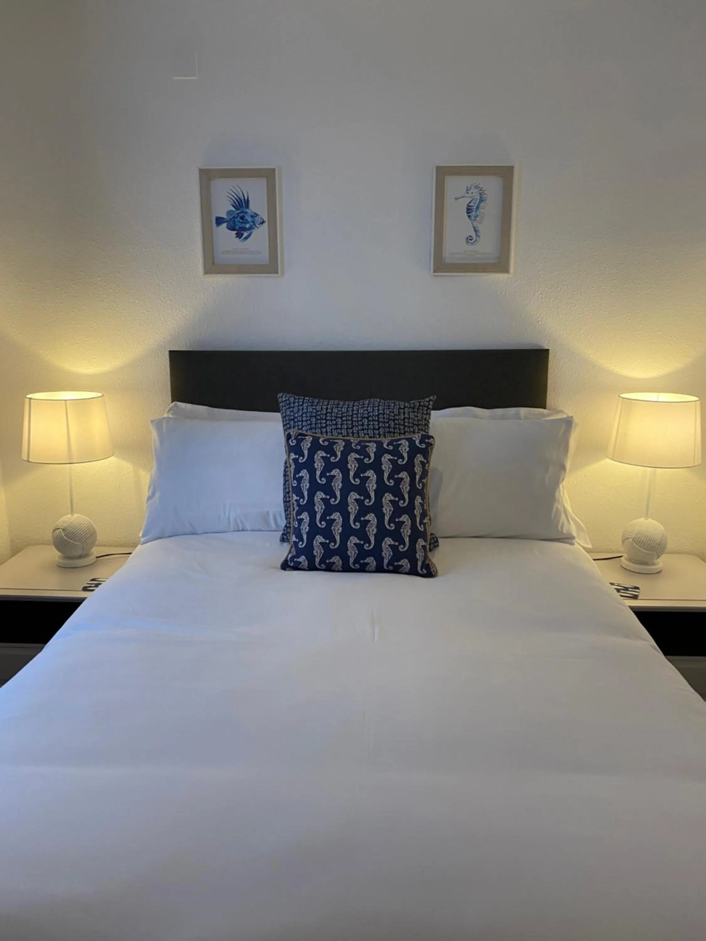 Bed in Rooms At Babbacombe