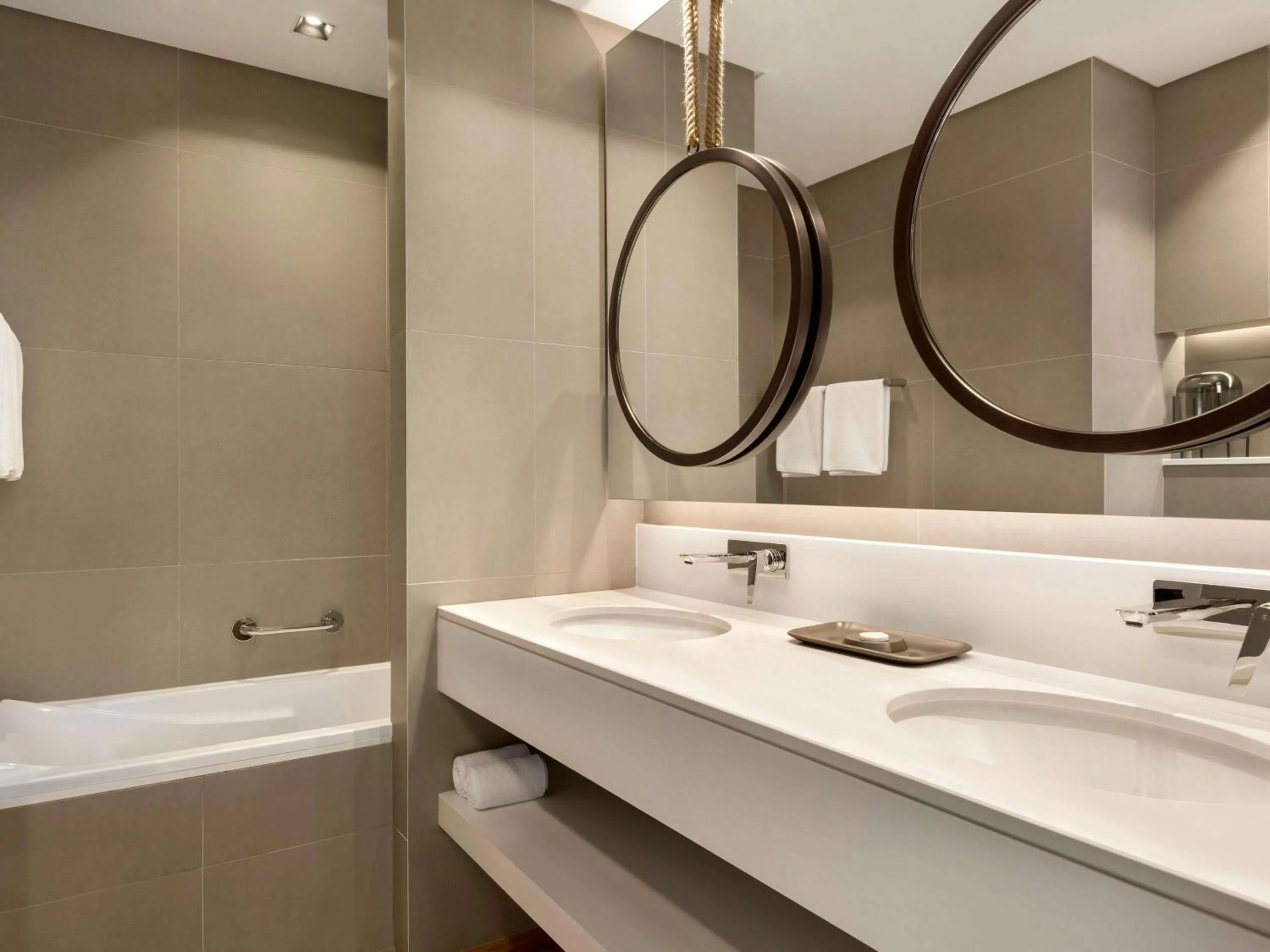 Bedroom in Mercure Dubai Gold District